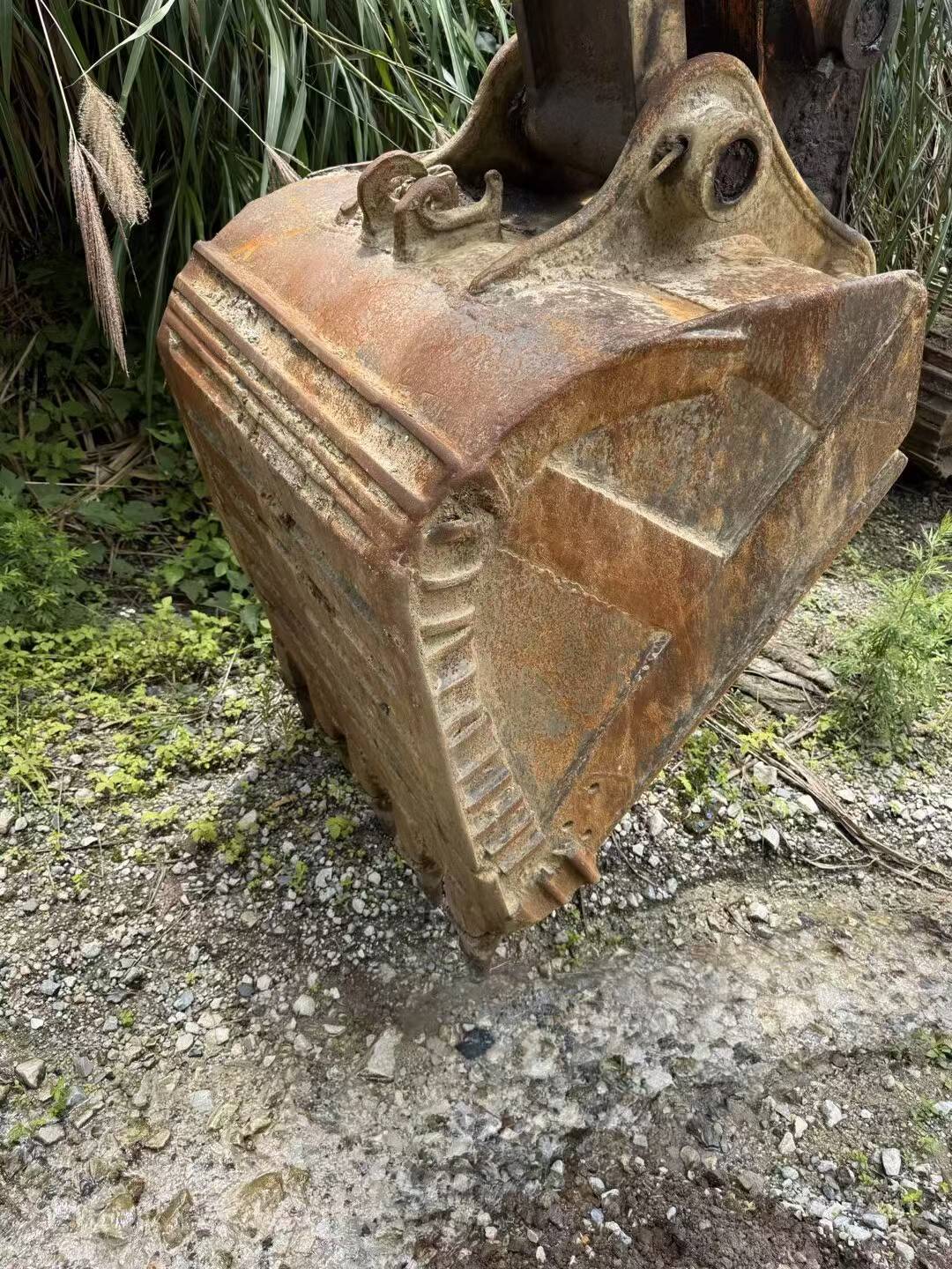 Buy Hitachi ZX200-6 Used Excavator / 4 Buy Hitachi ZX200-6 Used Excavator / 4