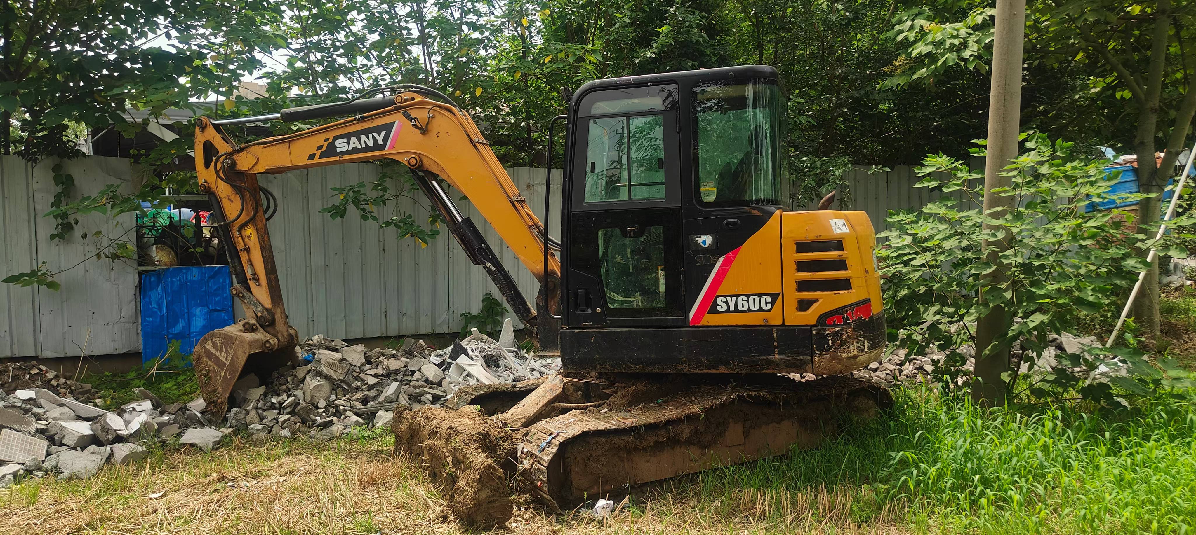 Buy Sany SY60 Used Excavator / 1