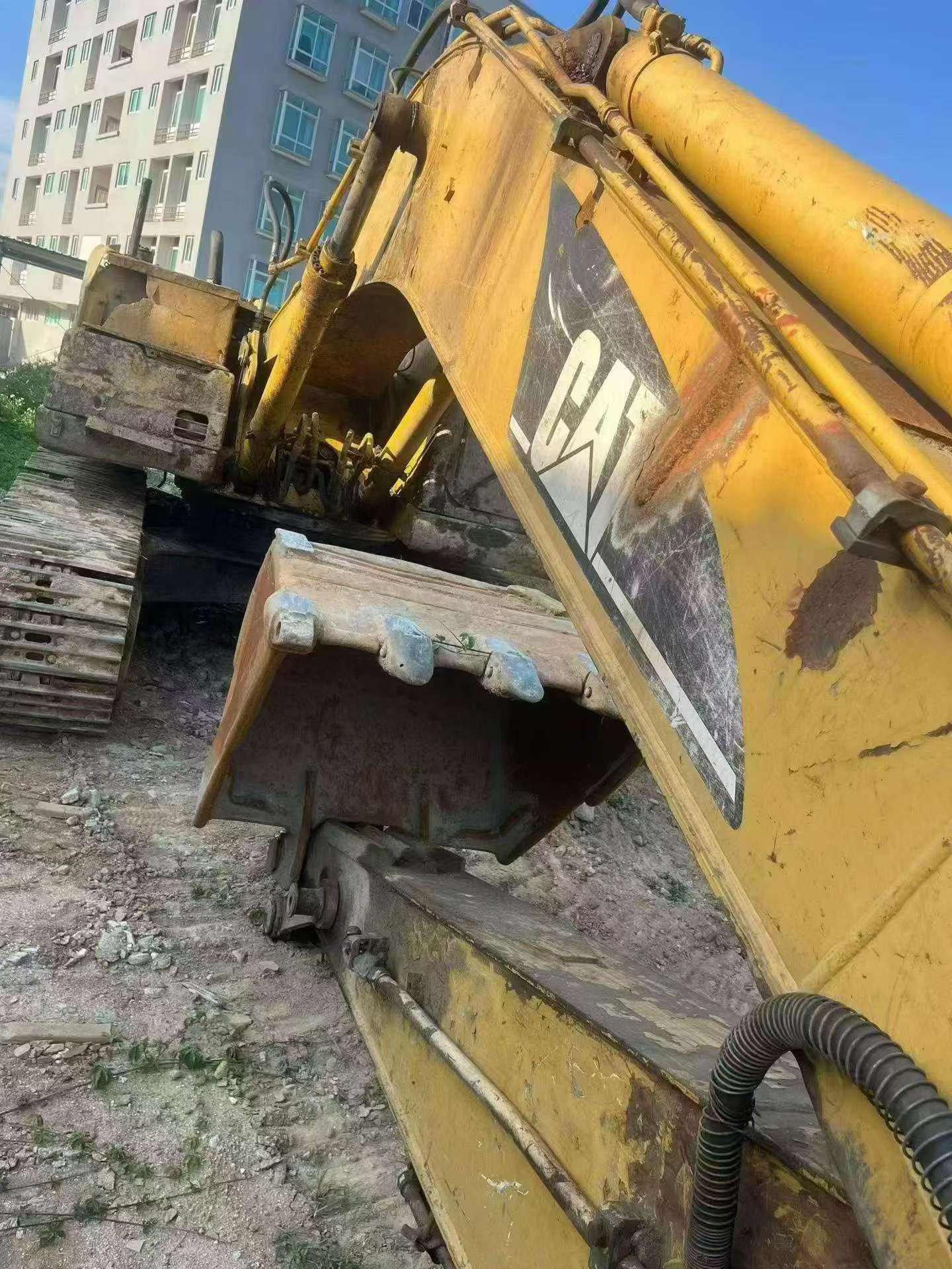 Buy Caterpillar 320B Used Excavator / 1