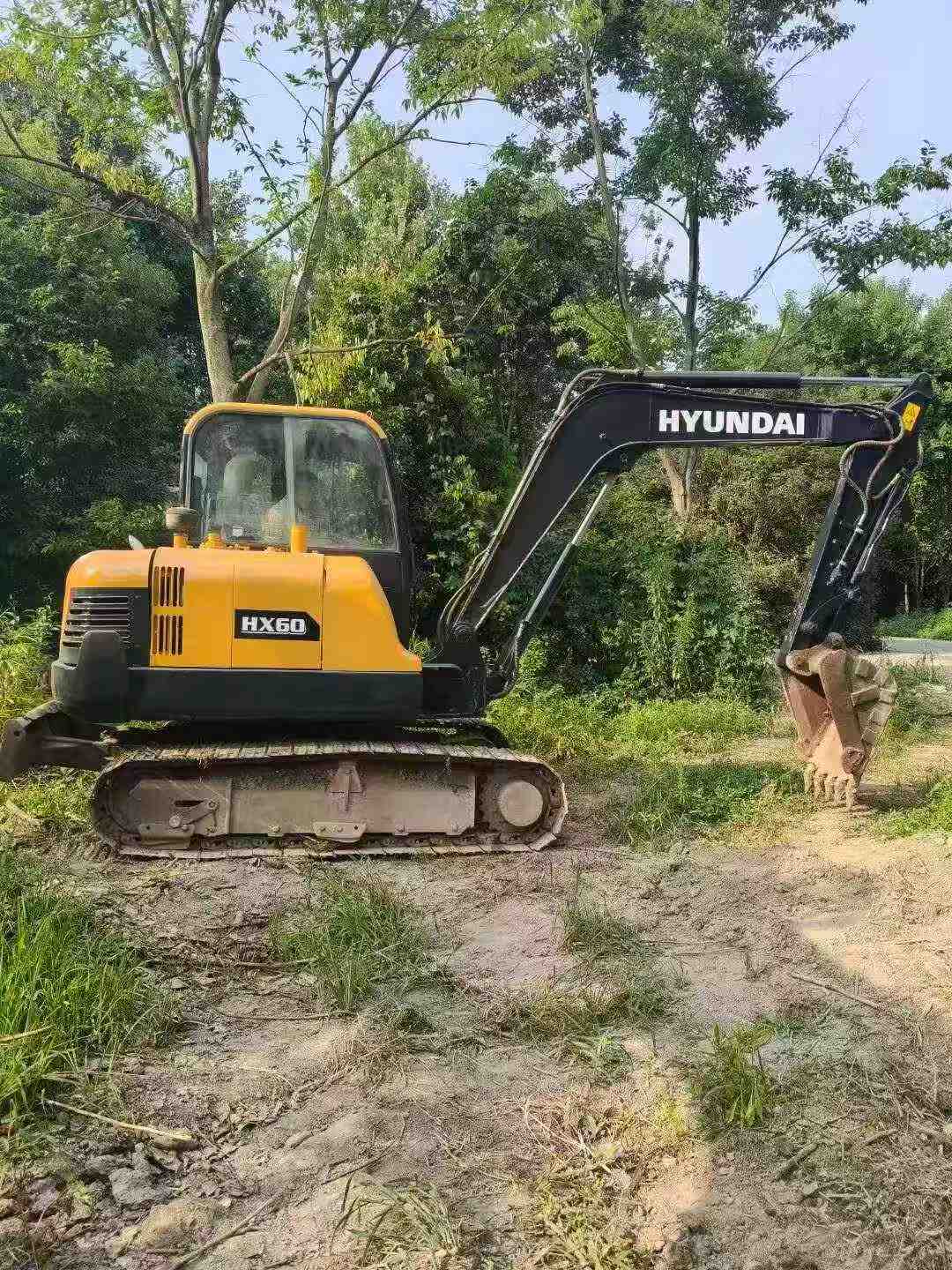 Buy Hyundai HX60 Used Excavator / 8 Buy Hyundai HX60 Used Excavator / 8