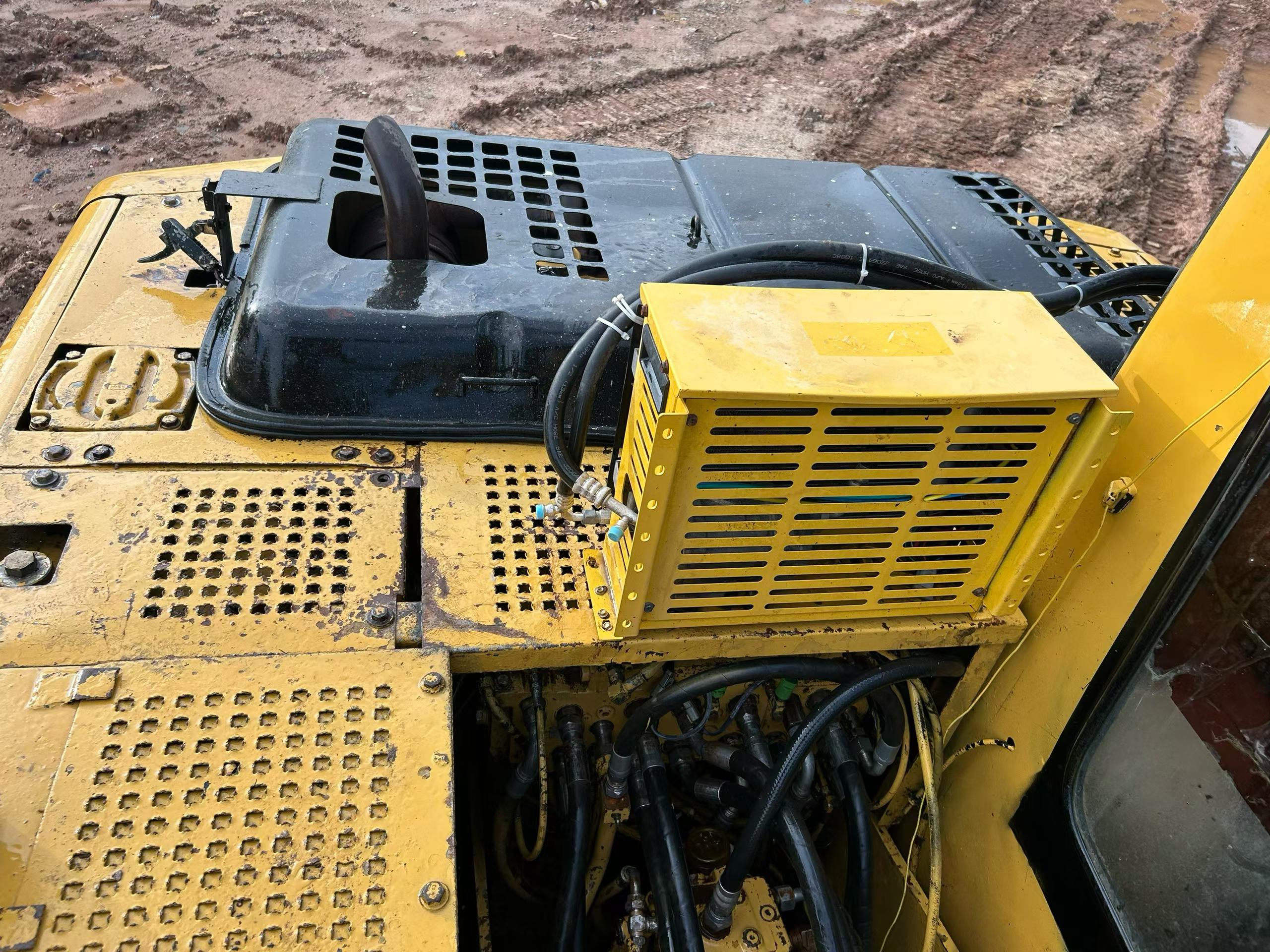 Buy Caterpillar 312B Used Excavator / 4 Buy Caterpillar 312B Used Excavator / 4
