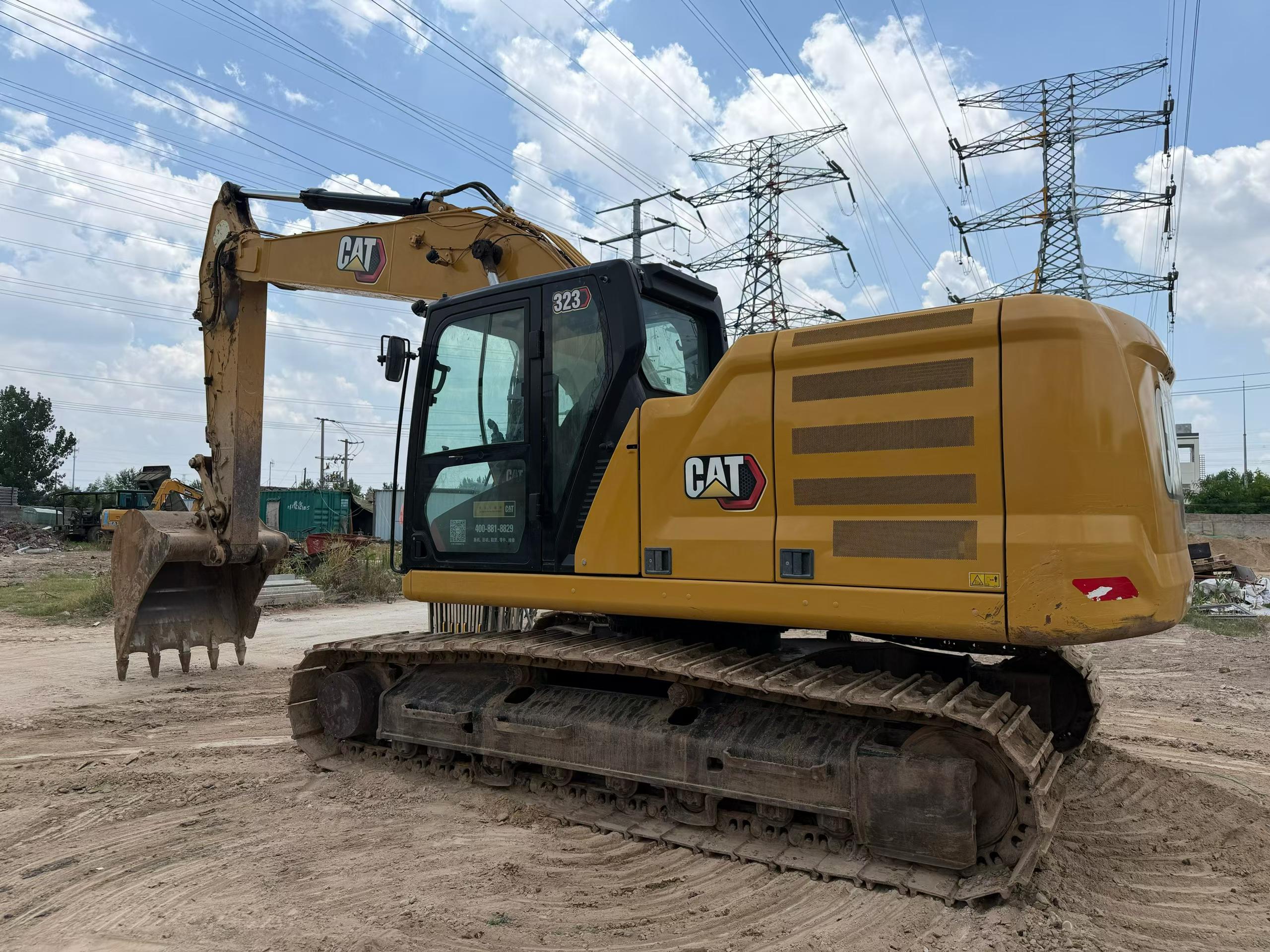 Buy Caterpillar 323 Used Excavator / 1