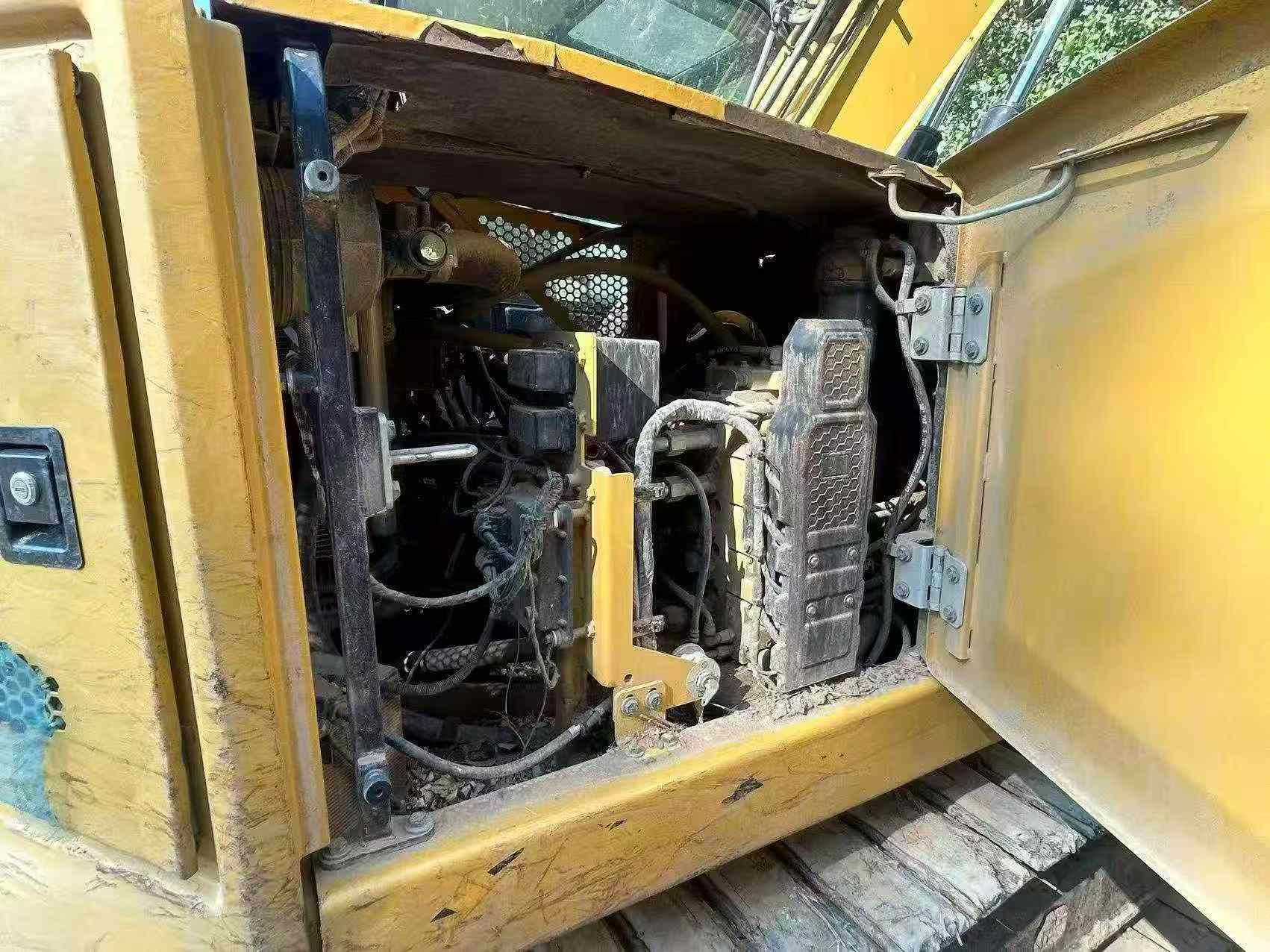 Buy Caterpillar CAT310 Used Excavator / 9 Buy Caterpillar CAT310 Used Excavator / 9