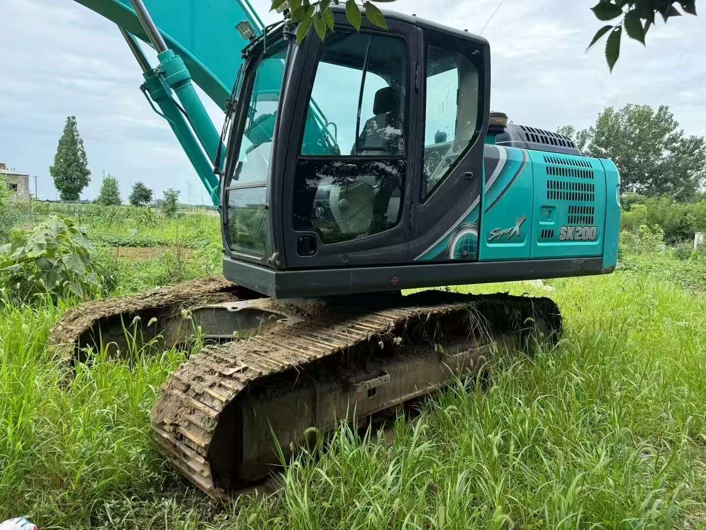 Buy Kobelco SK200-10 Used Excavator / 3 Buy Kobelco SK200-10 Used Excavator / 3