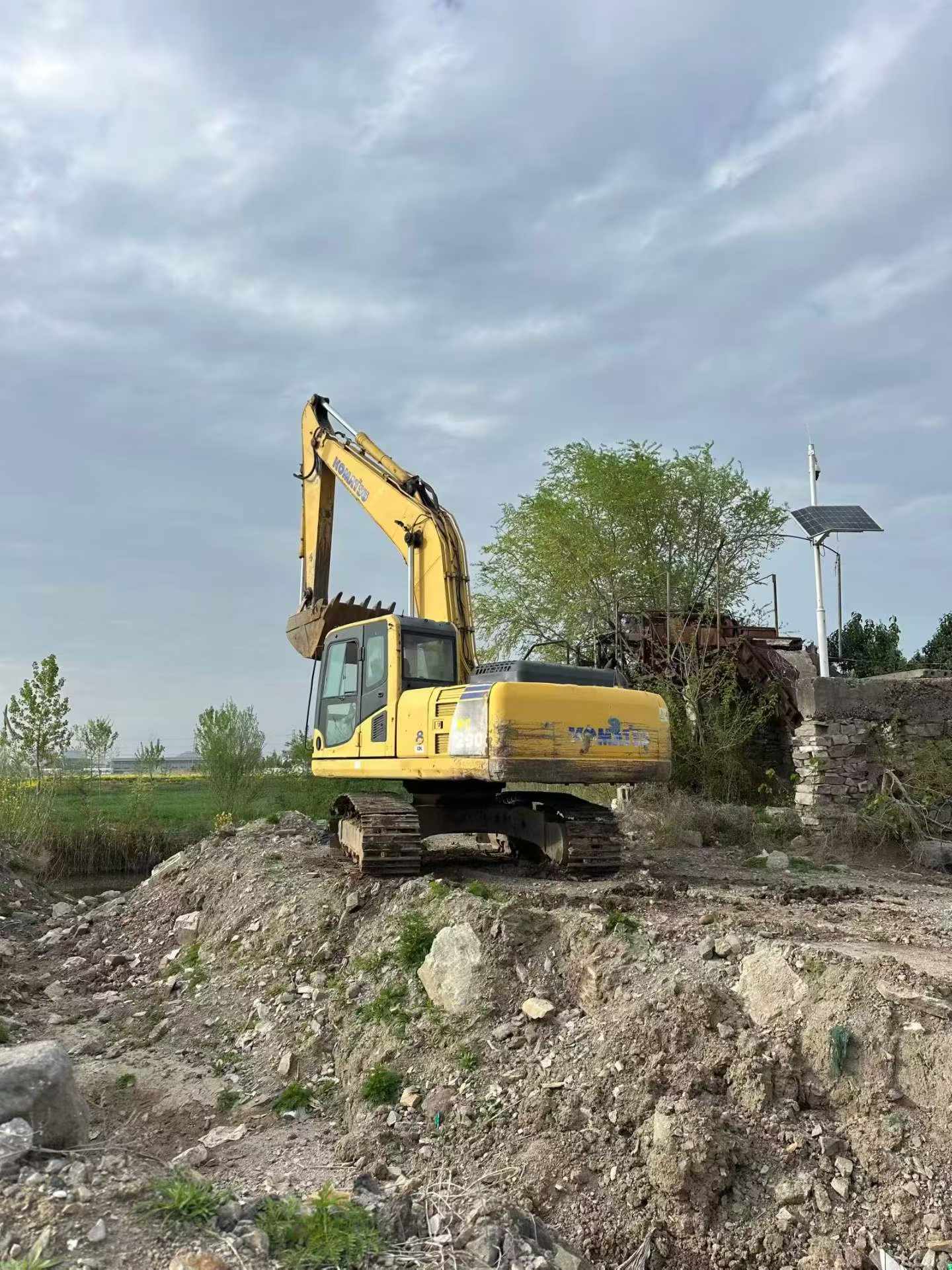 Buy Komatsu PC200 Used Excavator / 3 Buy Komatsu PC200 Used Excavator / 3