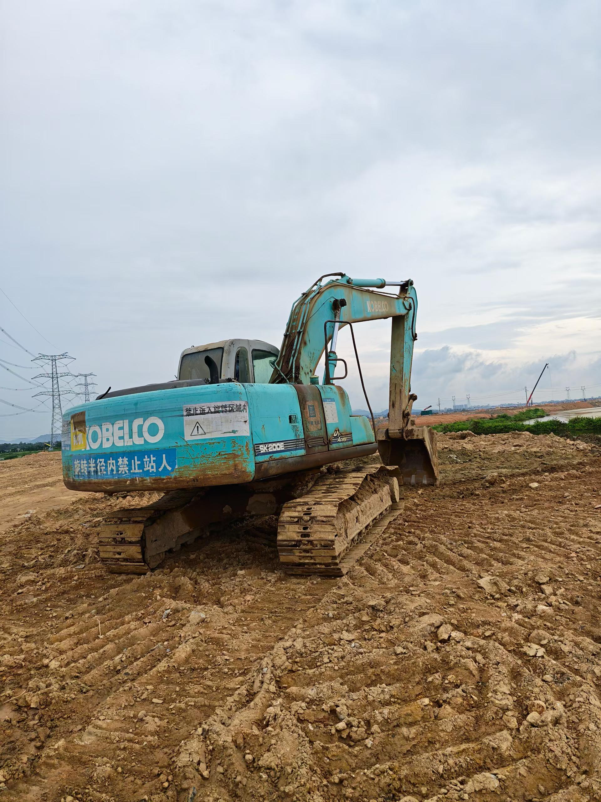 Buy Kobelco SK200-9 Used Excavator / 7 Buy Kobelco SK200-9 Used Excavator / 7