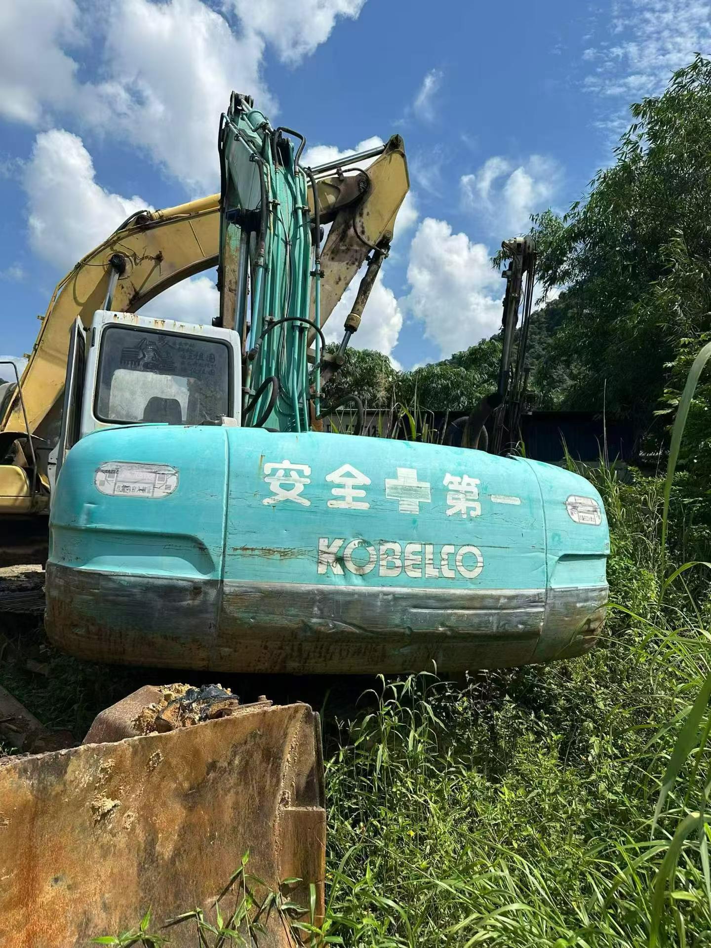 Buy Kobelco SK200-5.5 Used Excavator / 1
