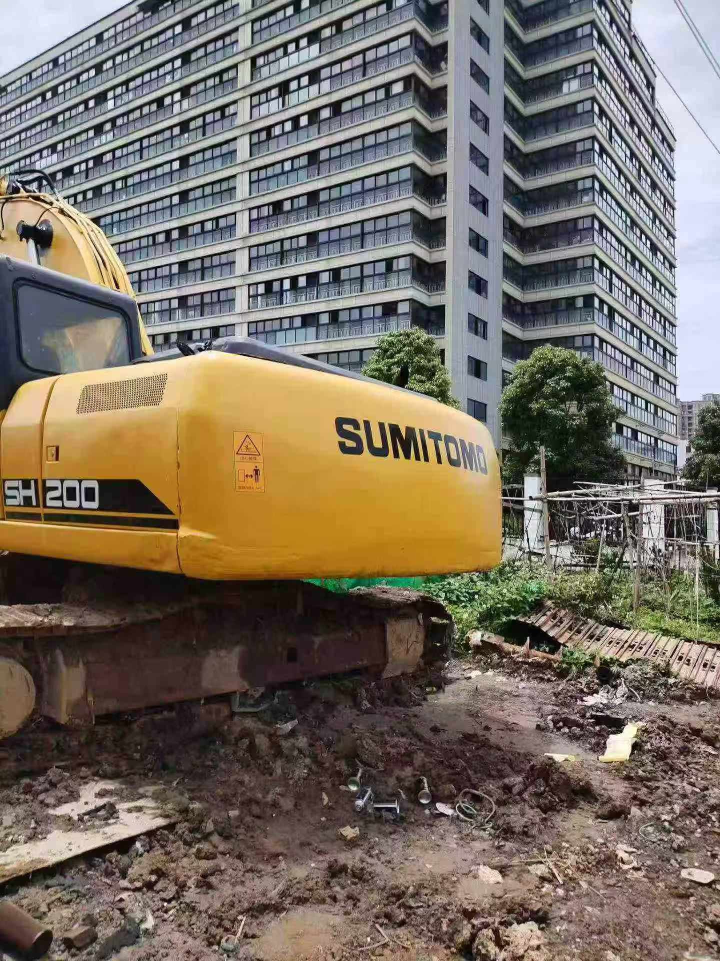 Buy Sumitomo SH200A5 Used Excavator / 2