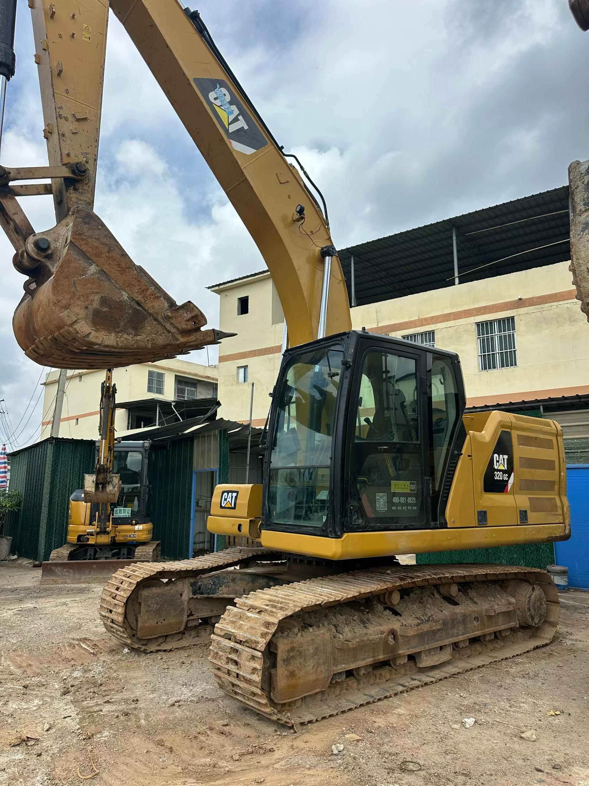 Buy Caterpillar 320GC Used Excavator / 8