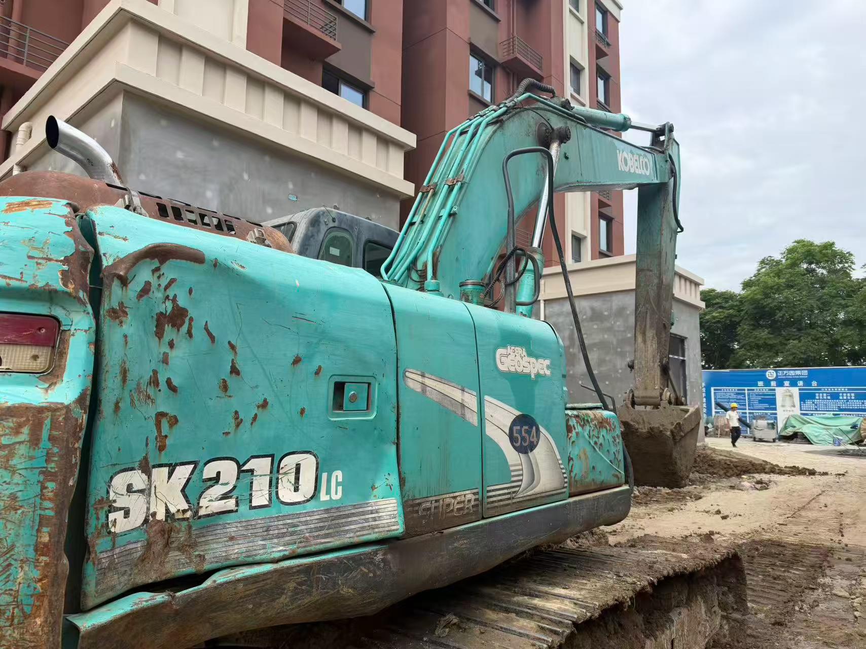 Buy Kobelco SK210 Used Excavator / 2 Buy Kobelco SK210 Used Excavator / 2