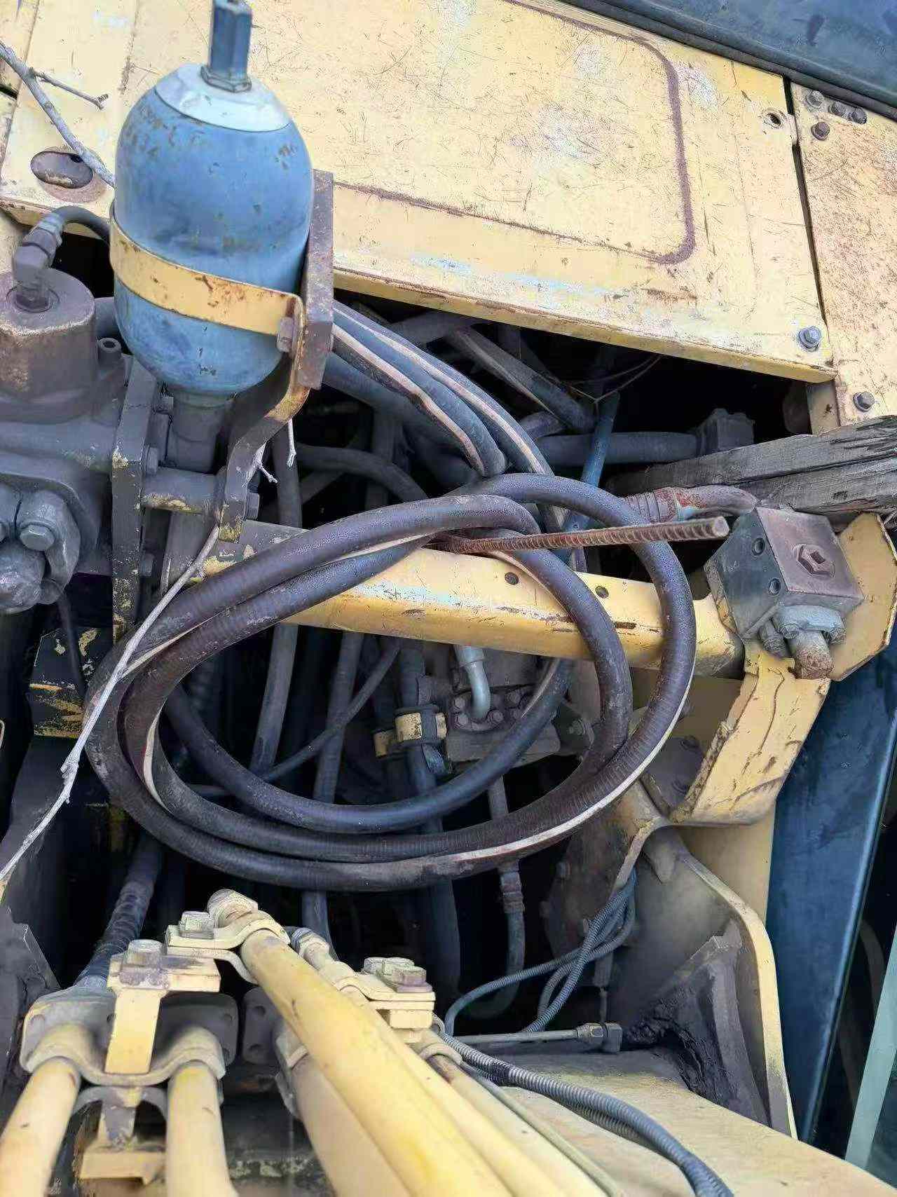 Buy Komatsu PC200-7 Used Excavator / 2 Buy Komatsu PC200-7 Used Excavator / 2