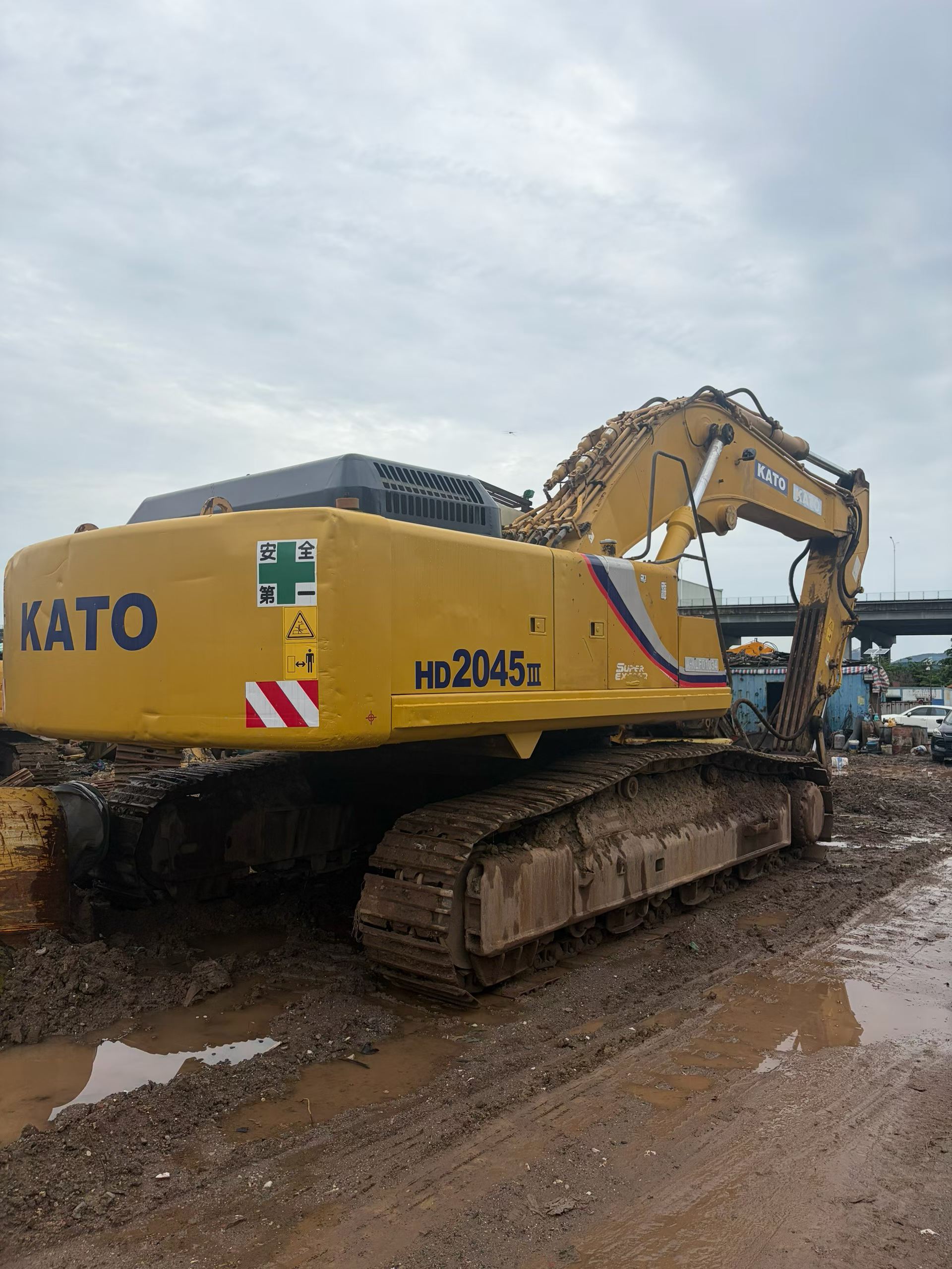 Buy Kato HD2045 Used Excavator / 1