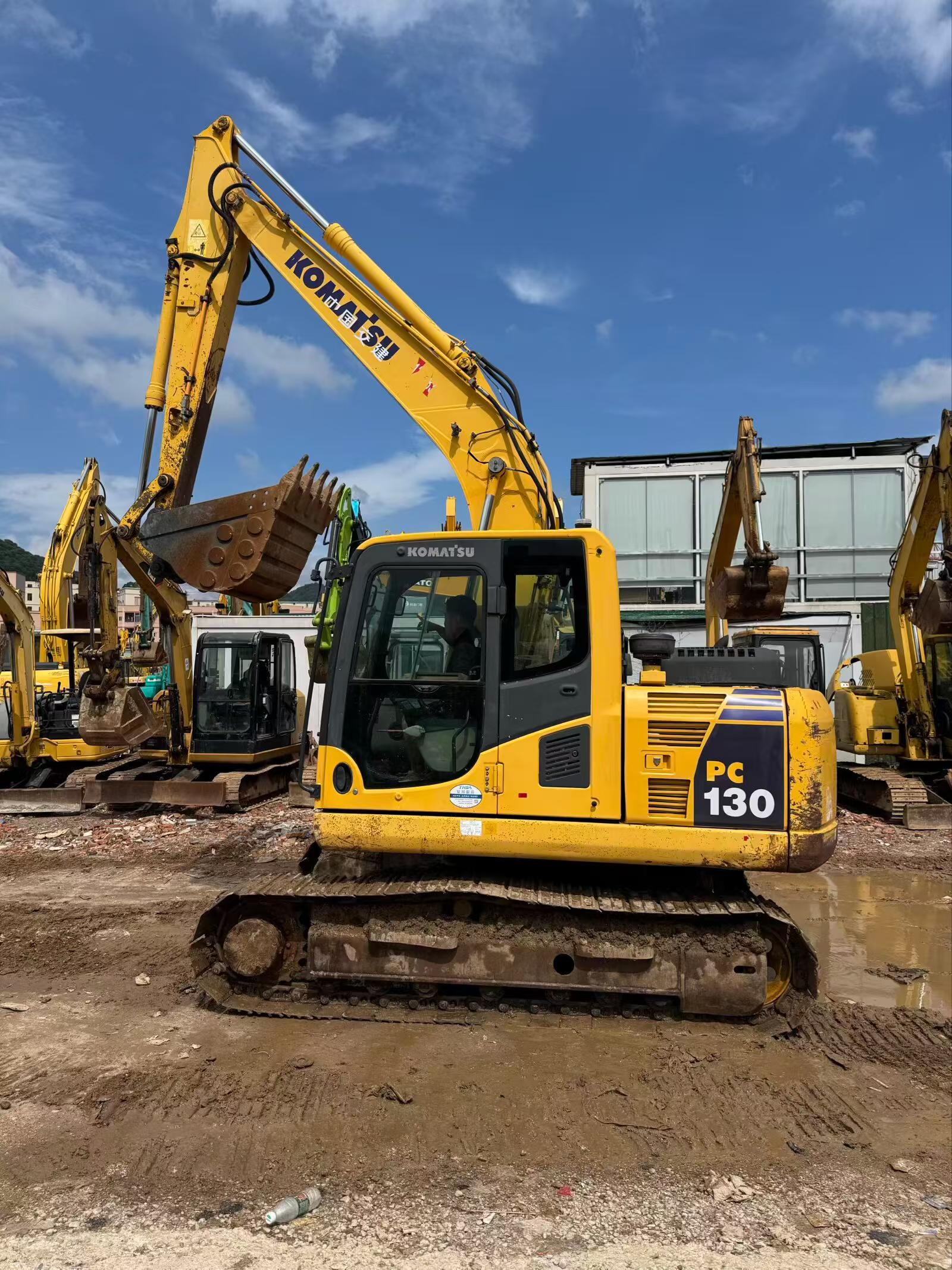Buy Komatsu PC130-8 Used Excavator / 2