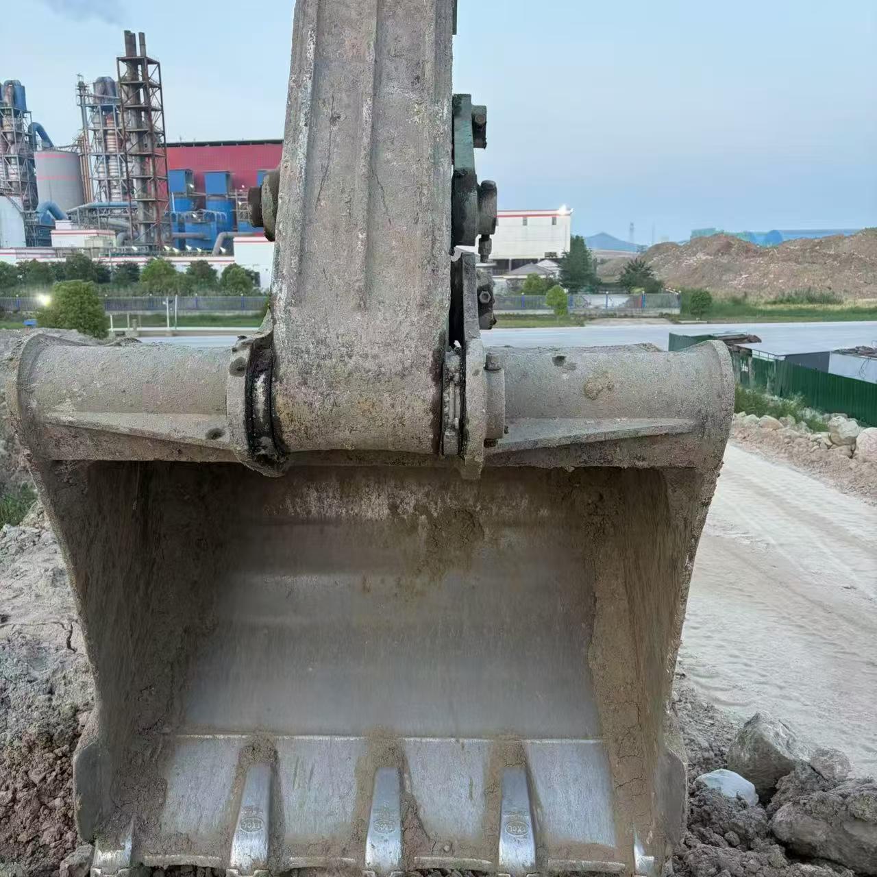 Buy Kobelco SK260LC-8 Used Excavator / 9 Buy Kobelco SK260LC-8 Used Excavator / 9