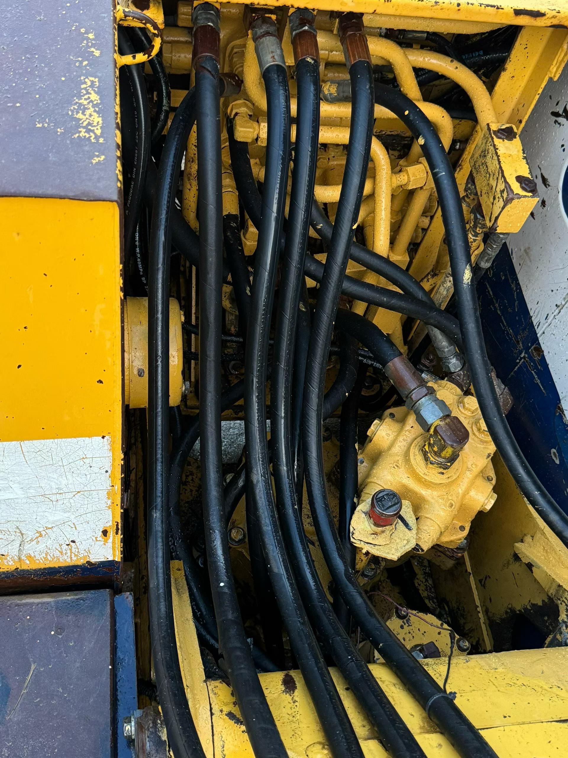 Buy Komatsu PC60-6 Used Excavator / 7 Buy Komatsu PC60-6 Used Excavator / 7