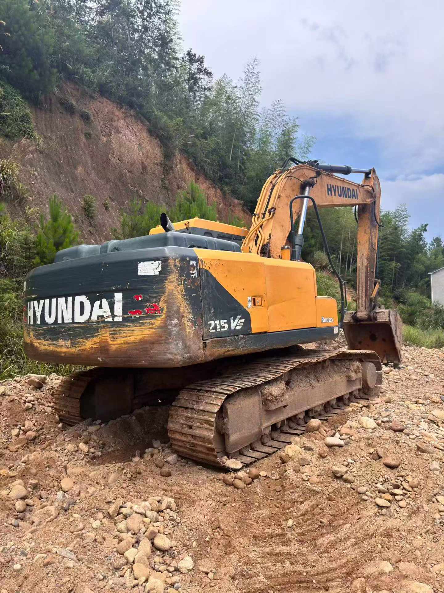 Buy Hyundai R215-7 Used Excavator / 6 Buy Hyundai R215-7 Used Excavator / 6