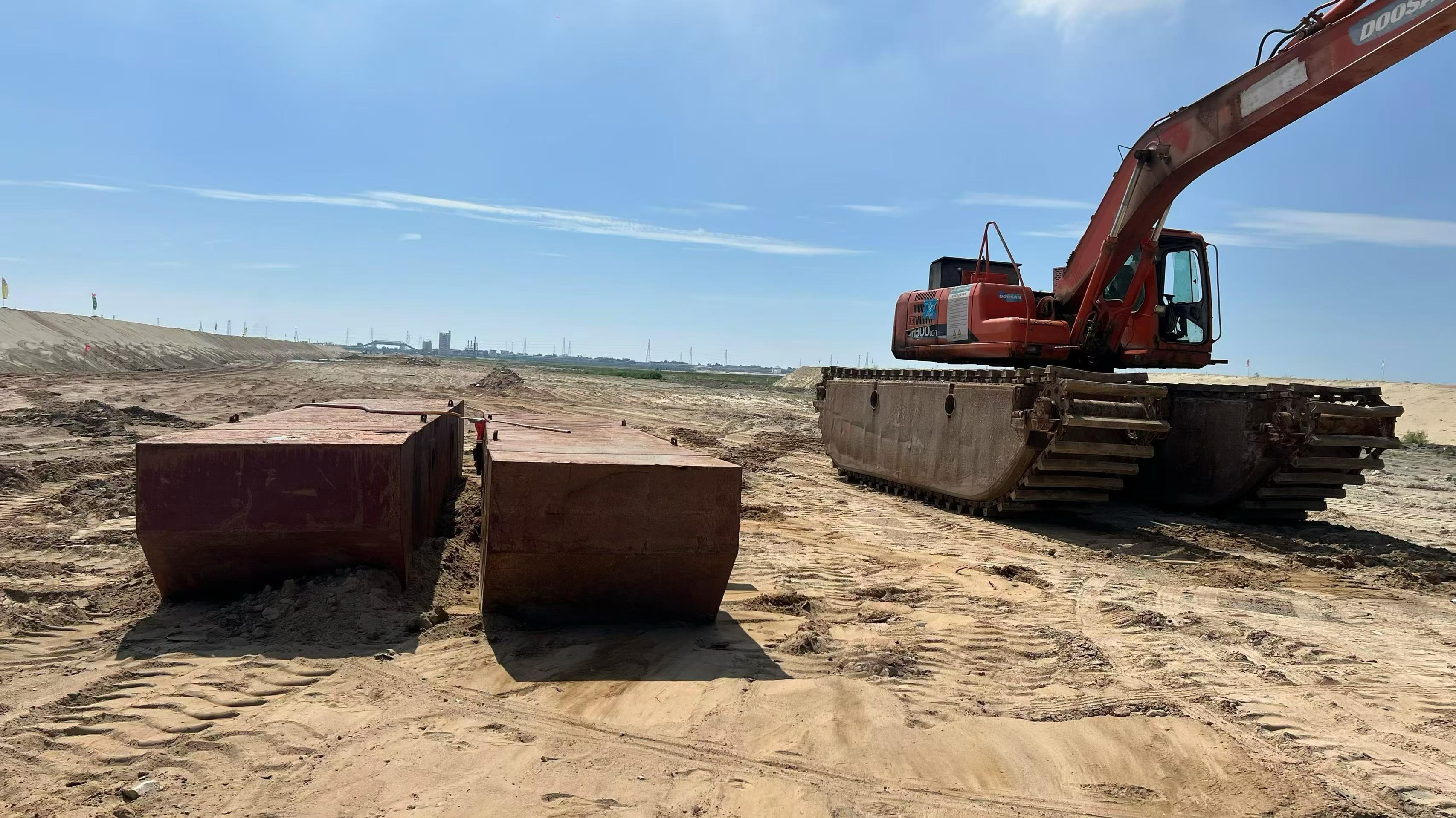 Buy Doosan DH220-7 Used Excavator / 3 Buy Doosan DH220-7 Used Excavator / 3