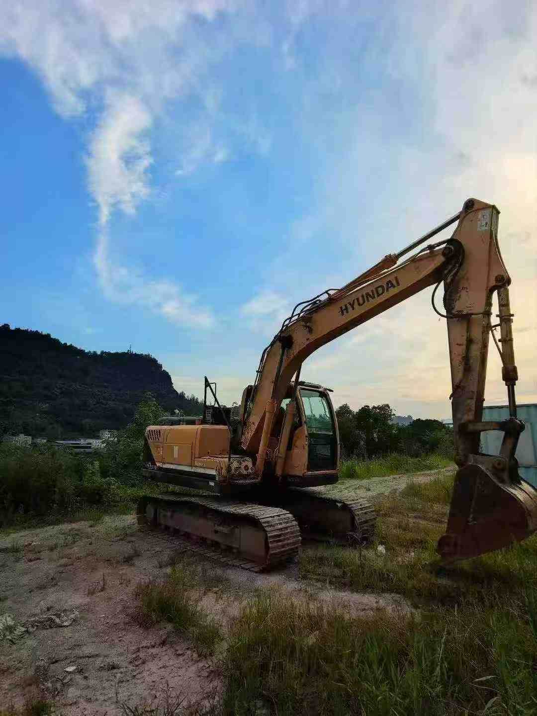 Buy Hyundai R150-7 Used Excavator / 9 Buy Hyundai R150-7 Used Excavator / 9