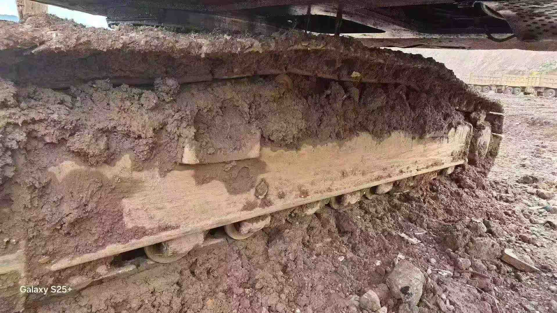 Buy Hyundai R385LC-9 Used Excavator / 4 Buy Hyundai R385LC-9 Used Excavator / 4