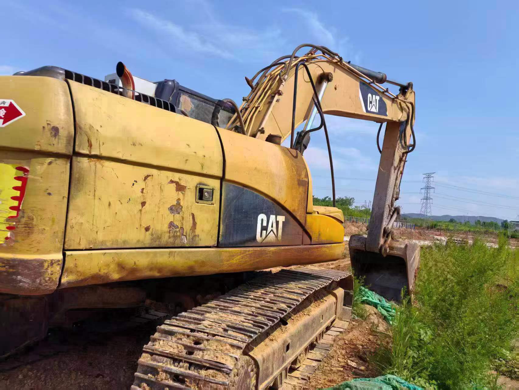 Buy Caterpillar 320D Used Excavator / 2 Buy Caterpillar 320D Used Excavator / 2