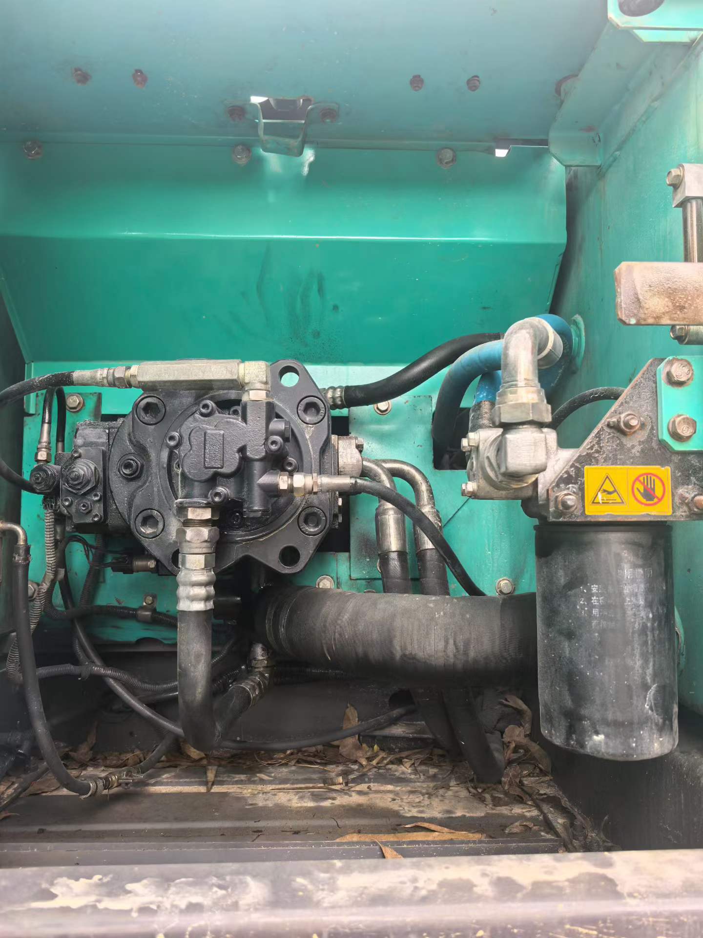 Buy Kobelco SK210 Used Excavator / 6