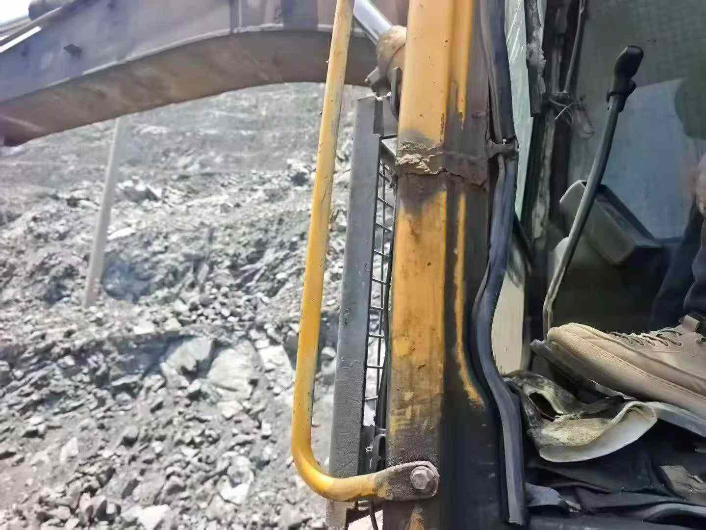 Buy Komatsu PC300 Used Excavator / 3 Buy Komatsu PC300 Used Excavator / 3