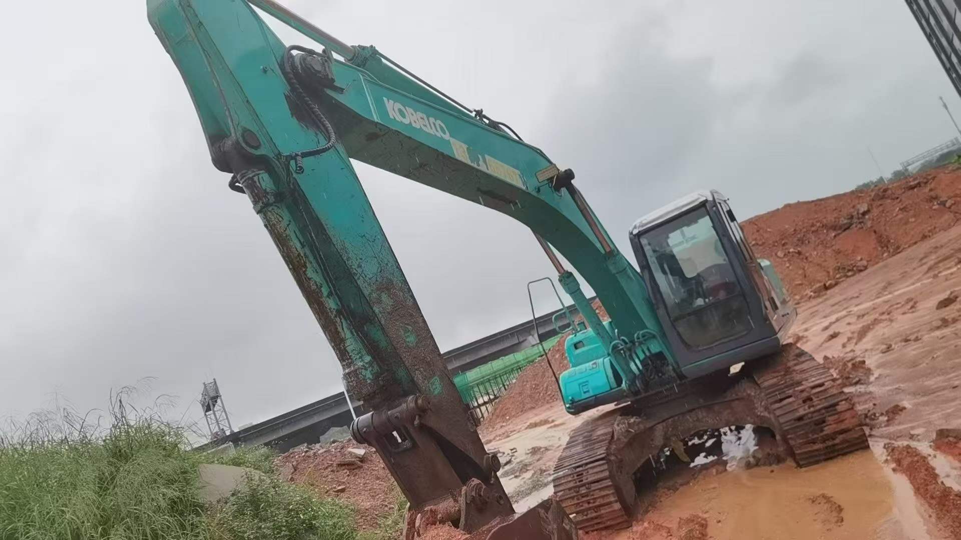Buy Kobelco SK200-10 Used Excavator / 1
