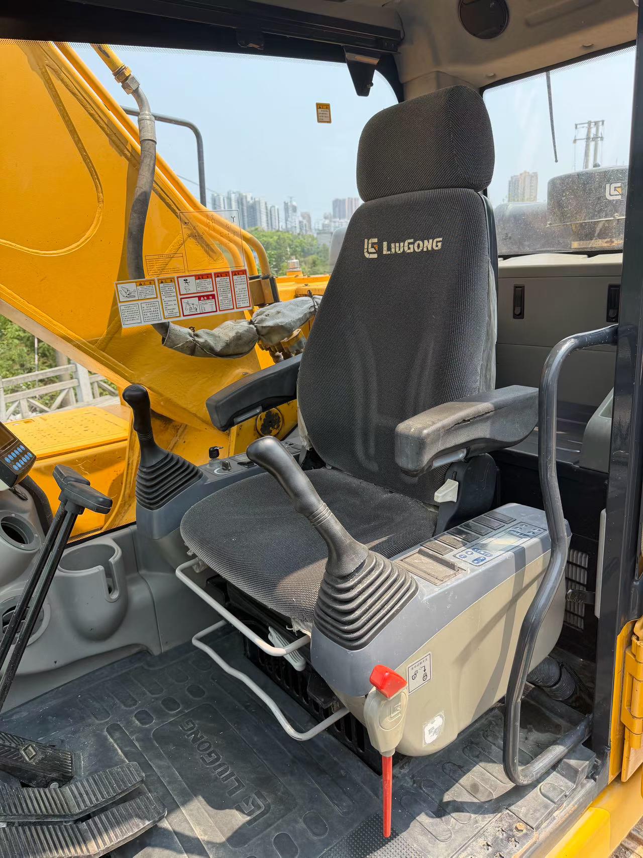Acheter Chargeuse LiuGong CLG920 d'occasion / 8