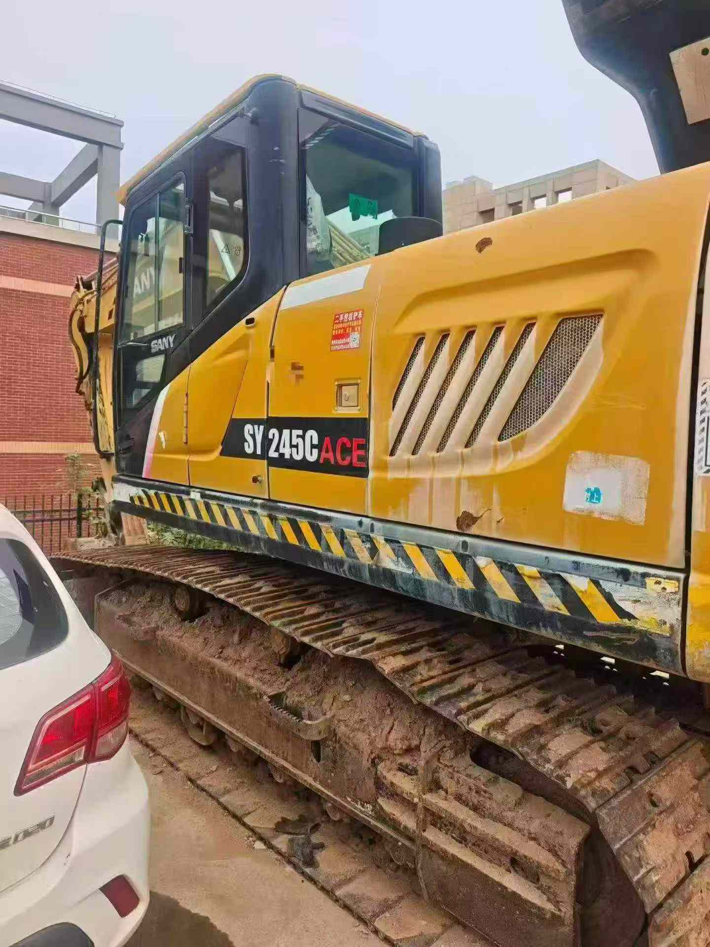 Buy Sany SY215C Used Excavator / 3 Buy Sany SY215C Used Excavator / 3