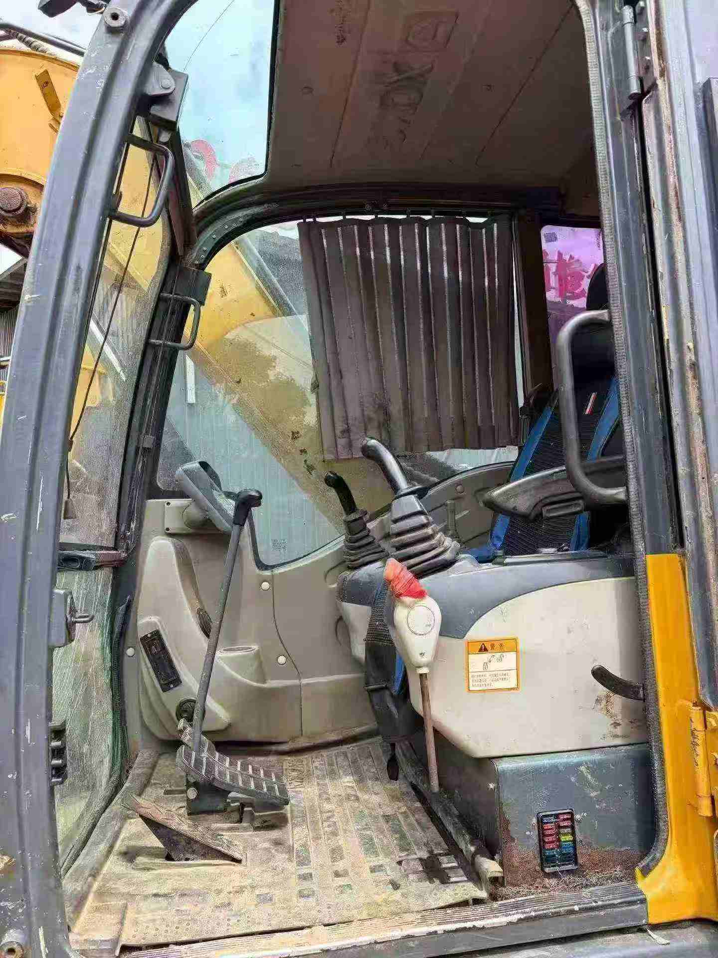 Buy XCMG XE75C Used Excavator
