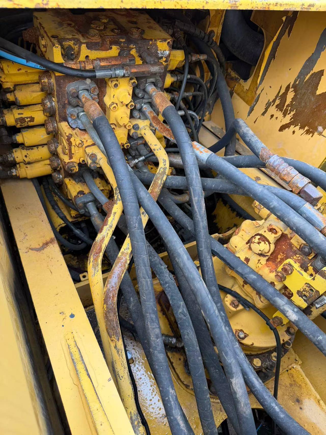 Buy Komatsu PC200-8N1 Used Excavator / 8 Buy Komatsu PC200-8N1 Used Excavator / 8