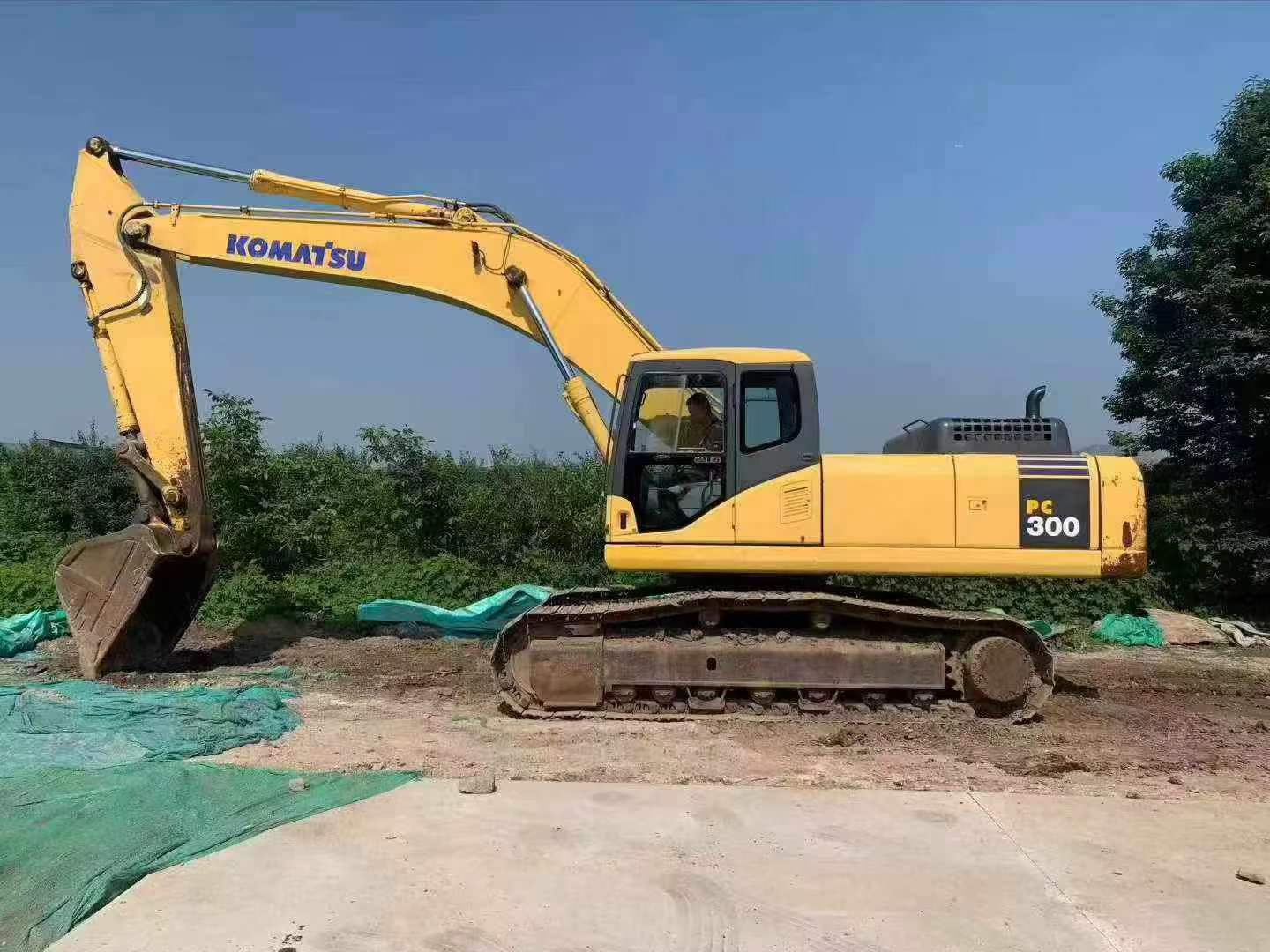 Buy Komatsu PC300-7 Used Excavator / 2 Buy Komatsu PC300-7 Used Excavator / 2