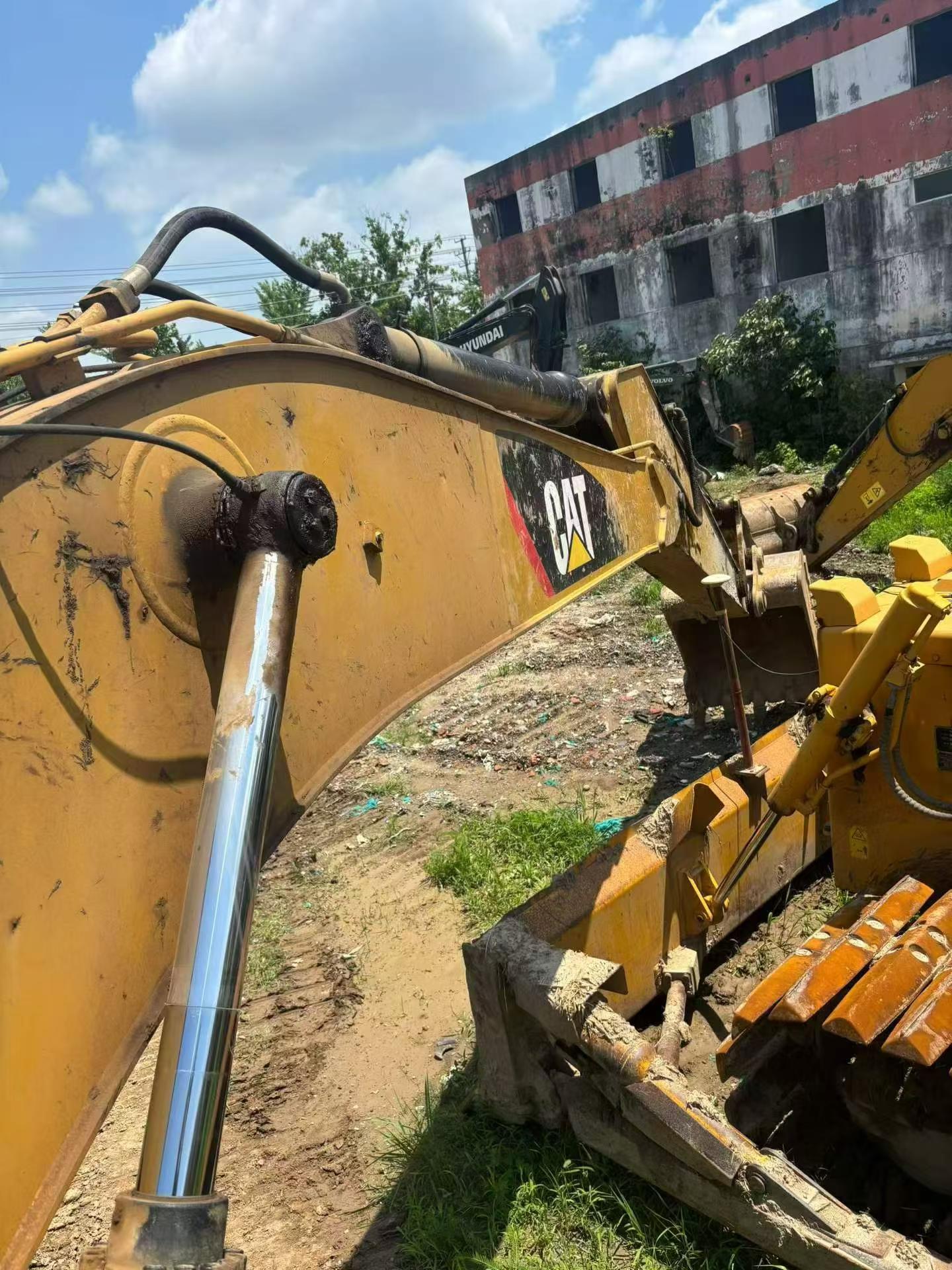 Buy Caterpillar 320A Used Excavator / 4