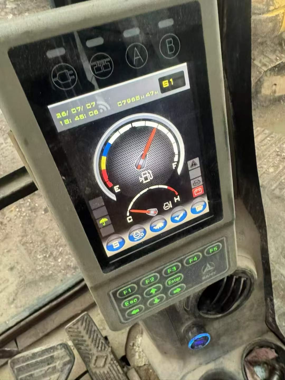 Купить Подержанный Экскаватор Sany SY125C / 3 Купить Подержанный Экскаватор Sany SY125C / 3