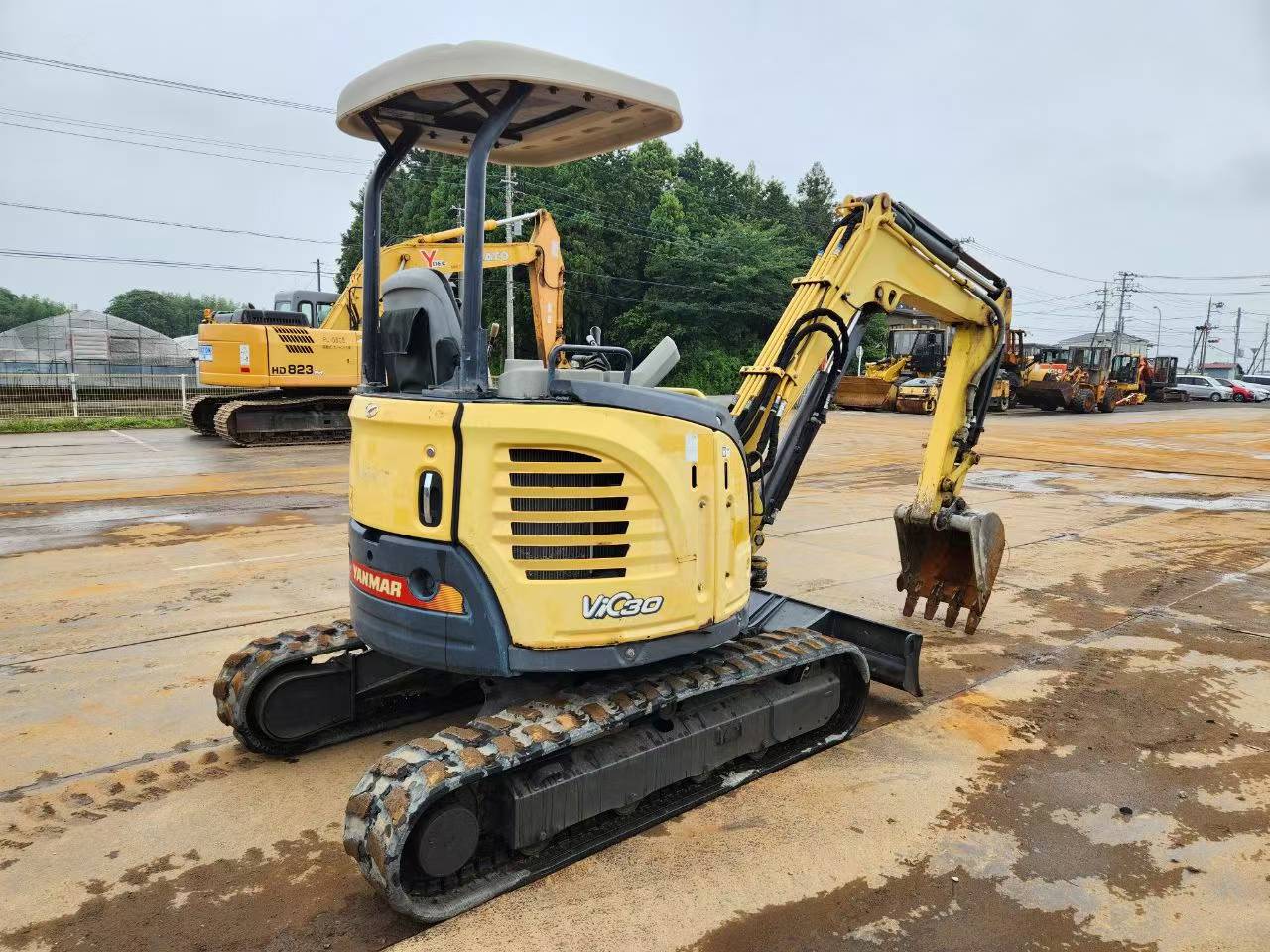 Buy Yanmar Vio30-1 Used Excavator / 2