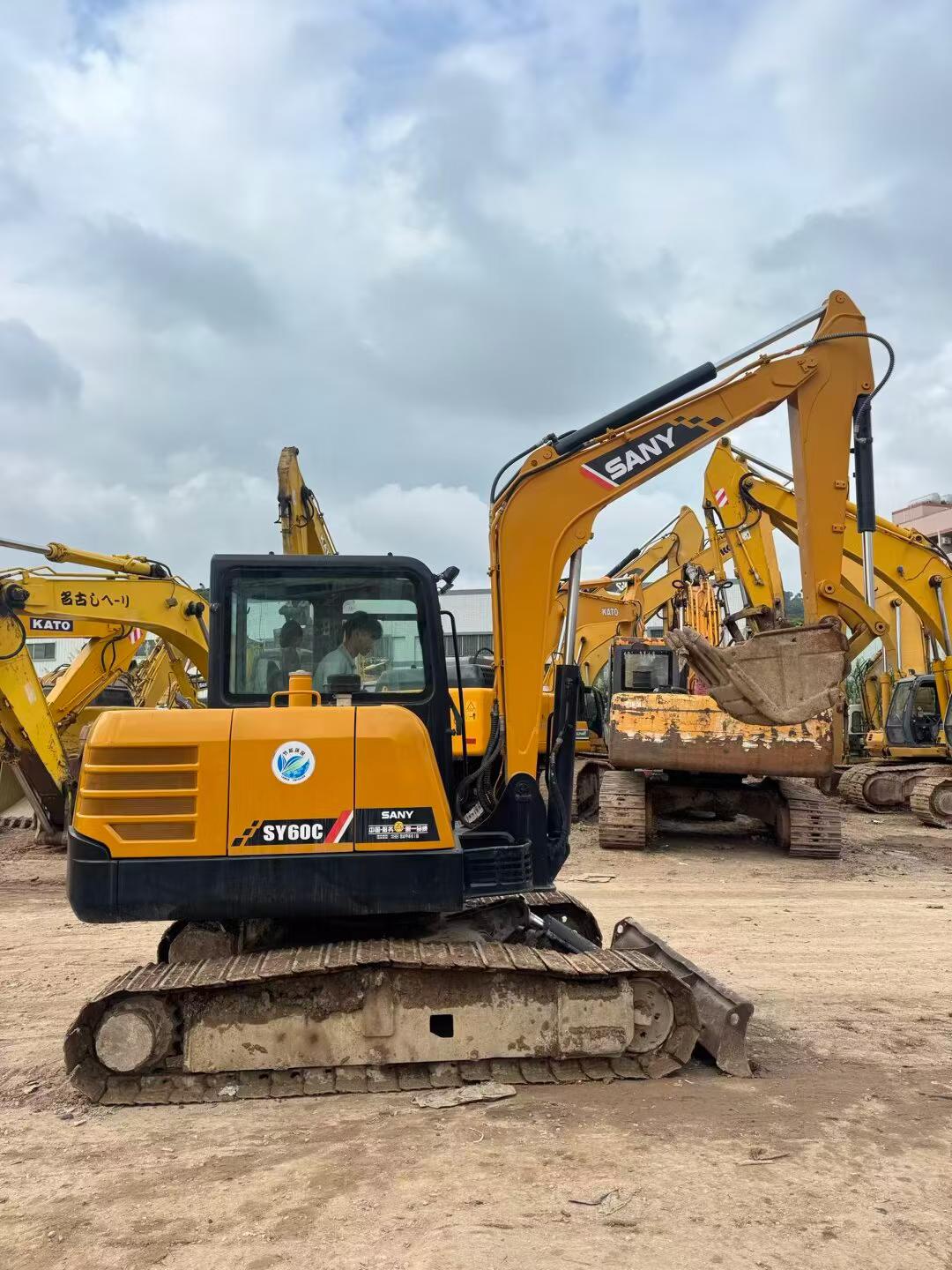 Buy Sany SY60 Used Excavator / 1
