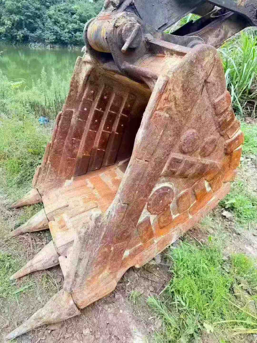 Buy Caterpillar 330B Used Excavator / 2 Buy Caterpillar 330B Used Excavator / 2