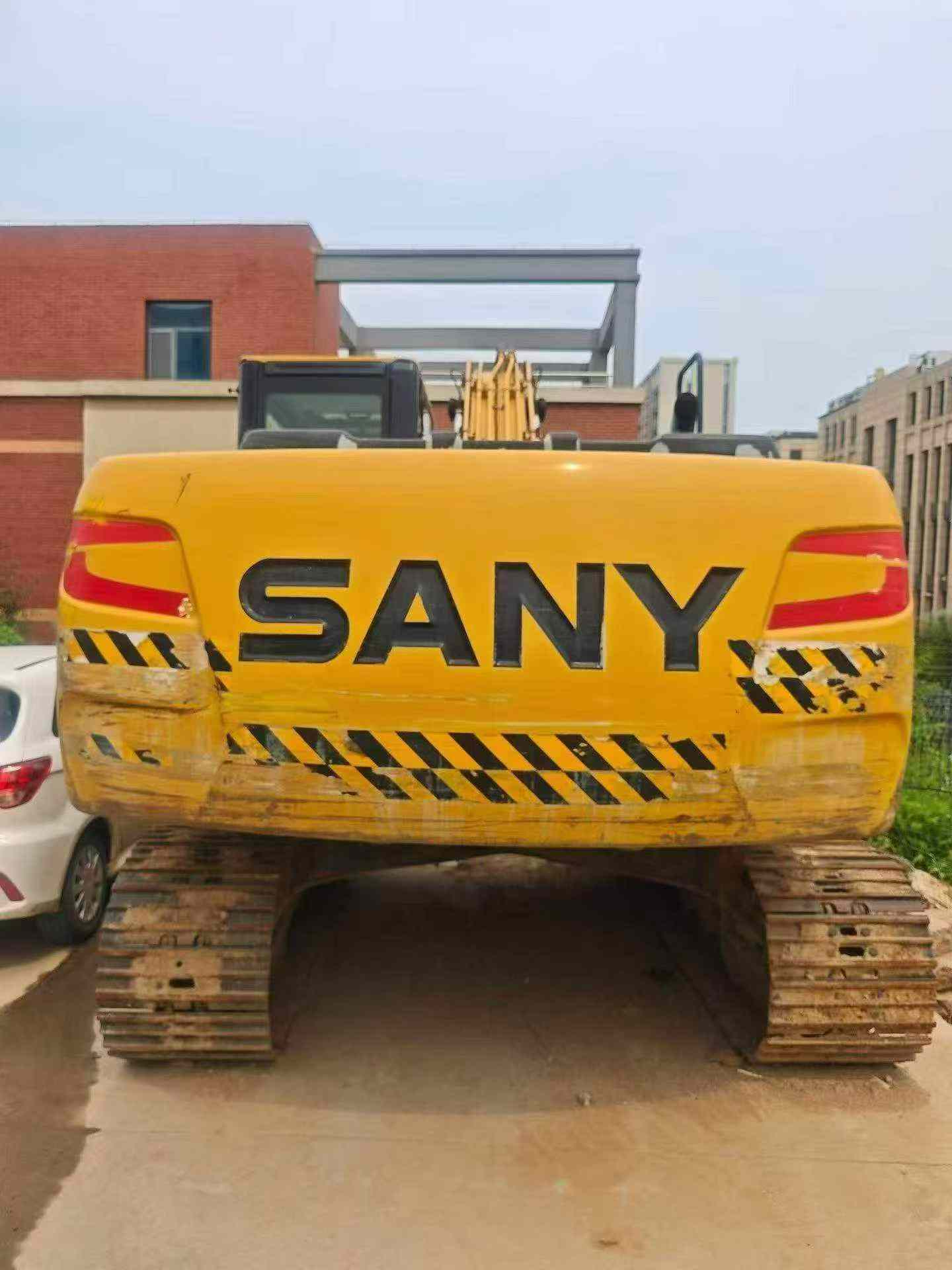 Buy Sany SY215C Used Excavator / 1