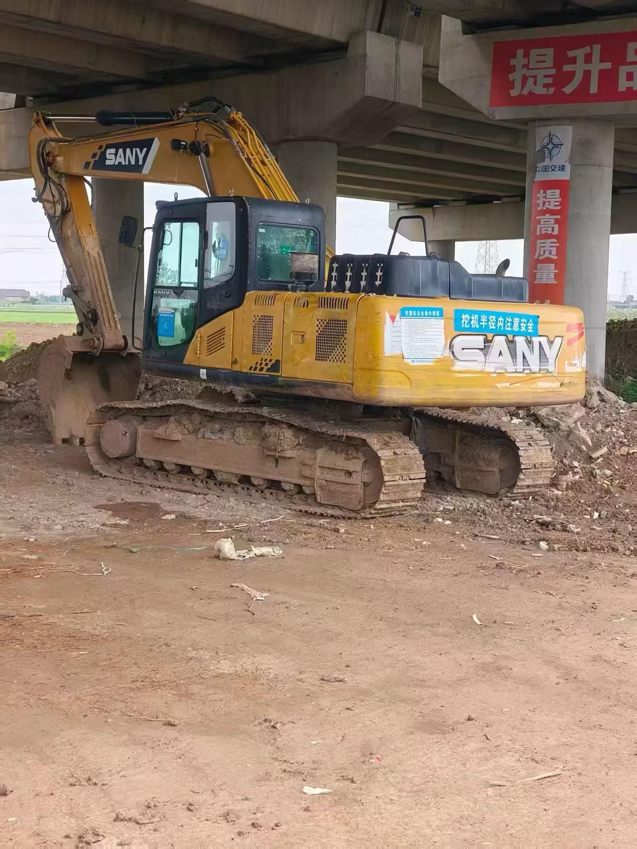 Buy Sany SY195C Used Excavator / 3 Buy Sany SY195C Used Excavator / 3