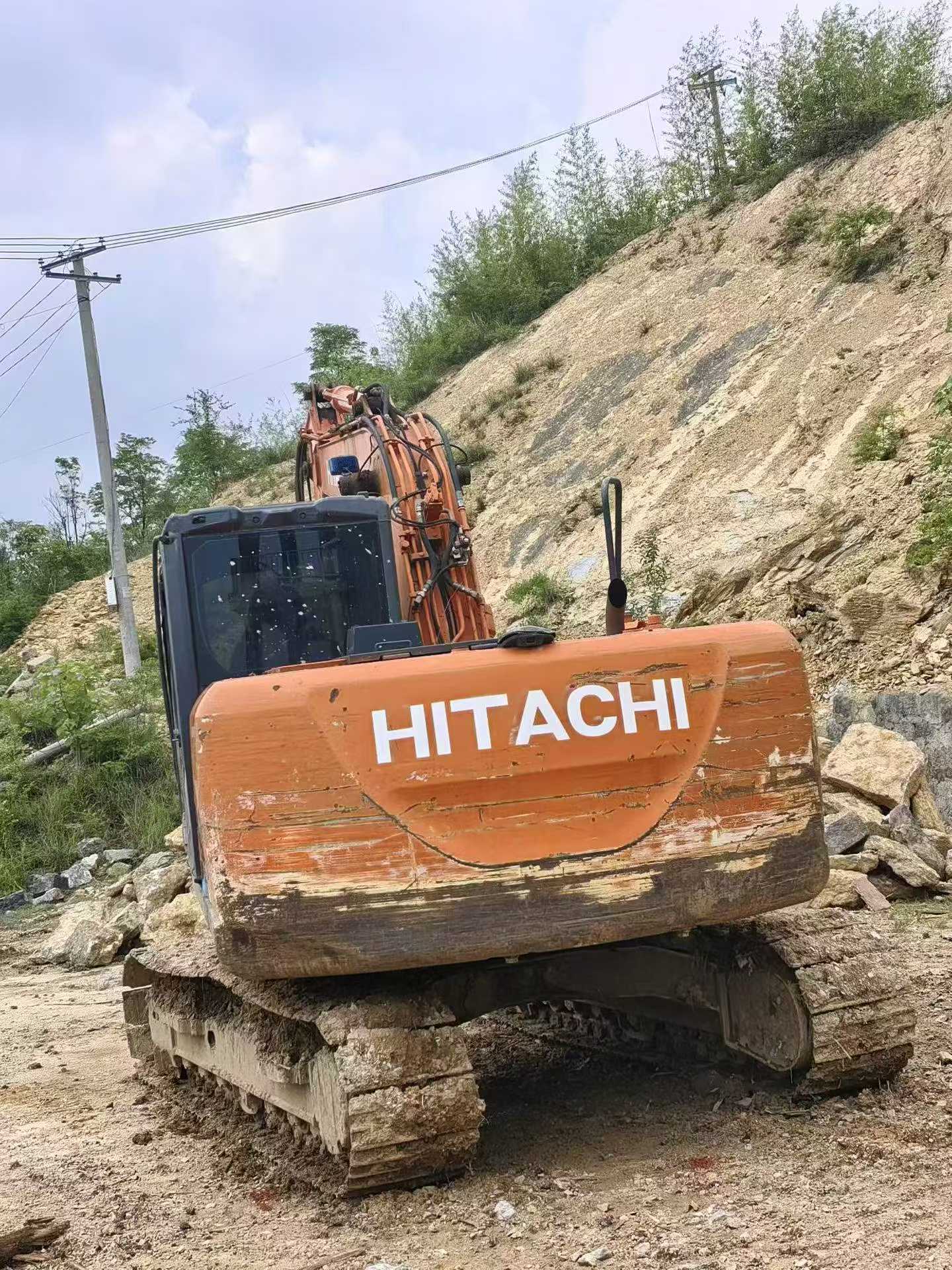 Buy Hitachi ZX130-5A Used Excavator / 1