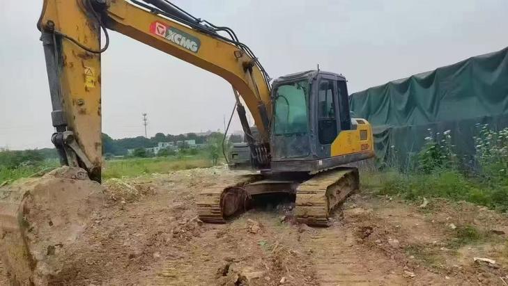 Buy XCMG XE135B Used Excavator / 1