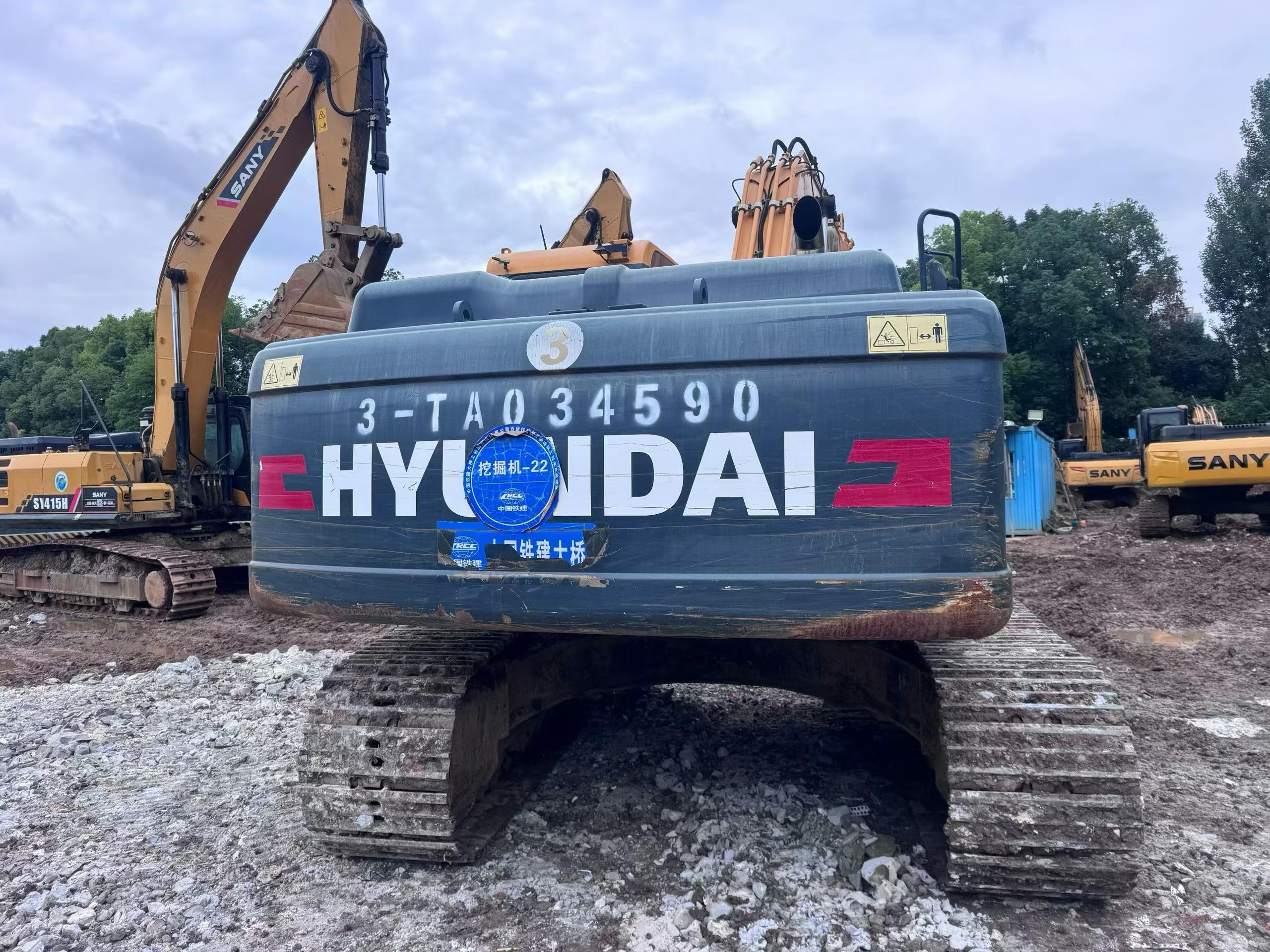 Buy Hyundai R225-7 Used Excavator / 1