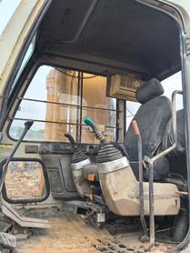 Buy Kato 820-3SP Used Excavator / 3 Buy Kato 820-3SP Used Excavator / 3
