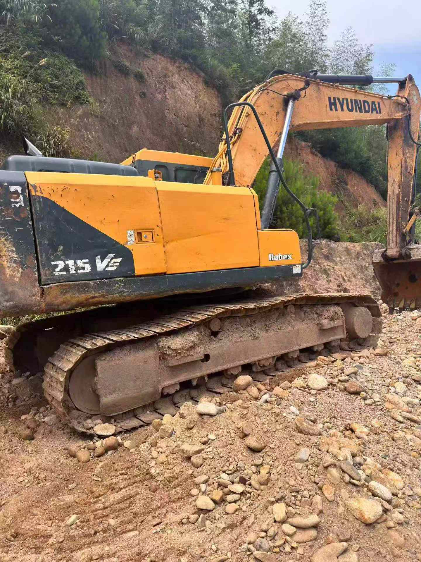 Buy Hyundai R215VS Used Excavator / 1