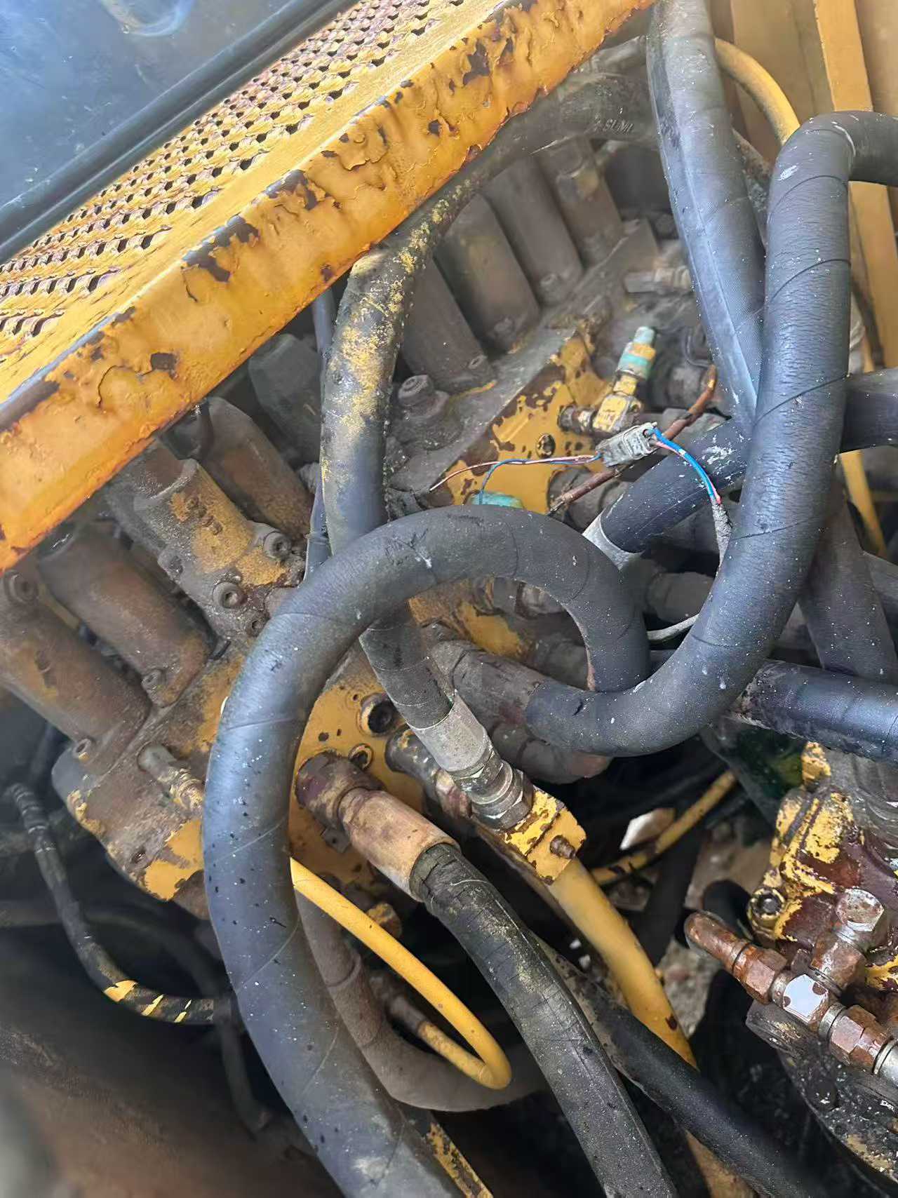 Buy Caterpillar 312B Used Excavator / 2 Buy Caterpillar 312B Used Excavator / 2
