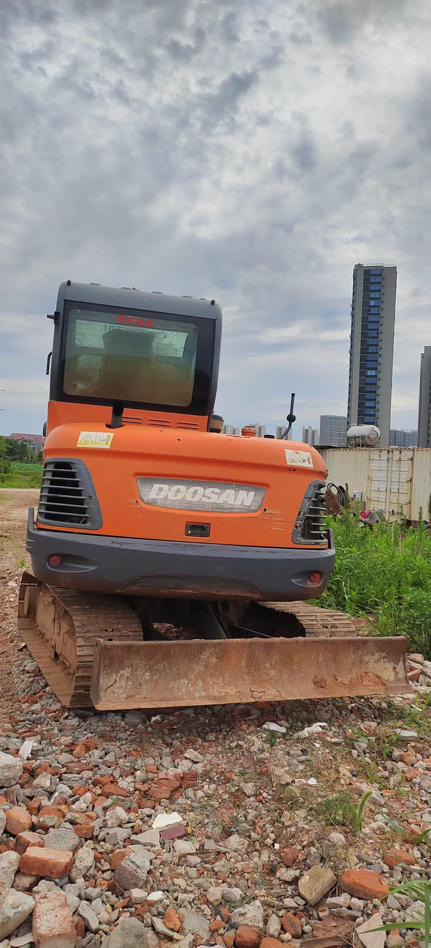 Buy Doosan DH55 Used Excavator / 2 Buy Doosan DH55 Used Excavator / 2