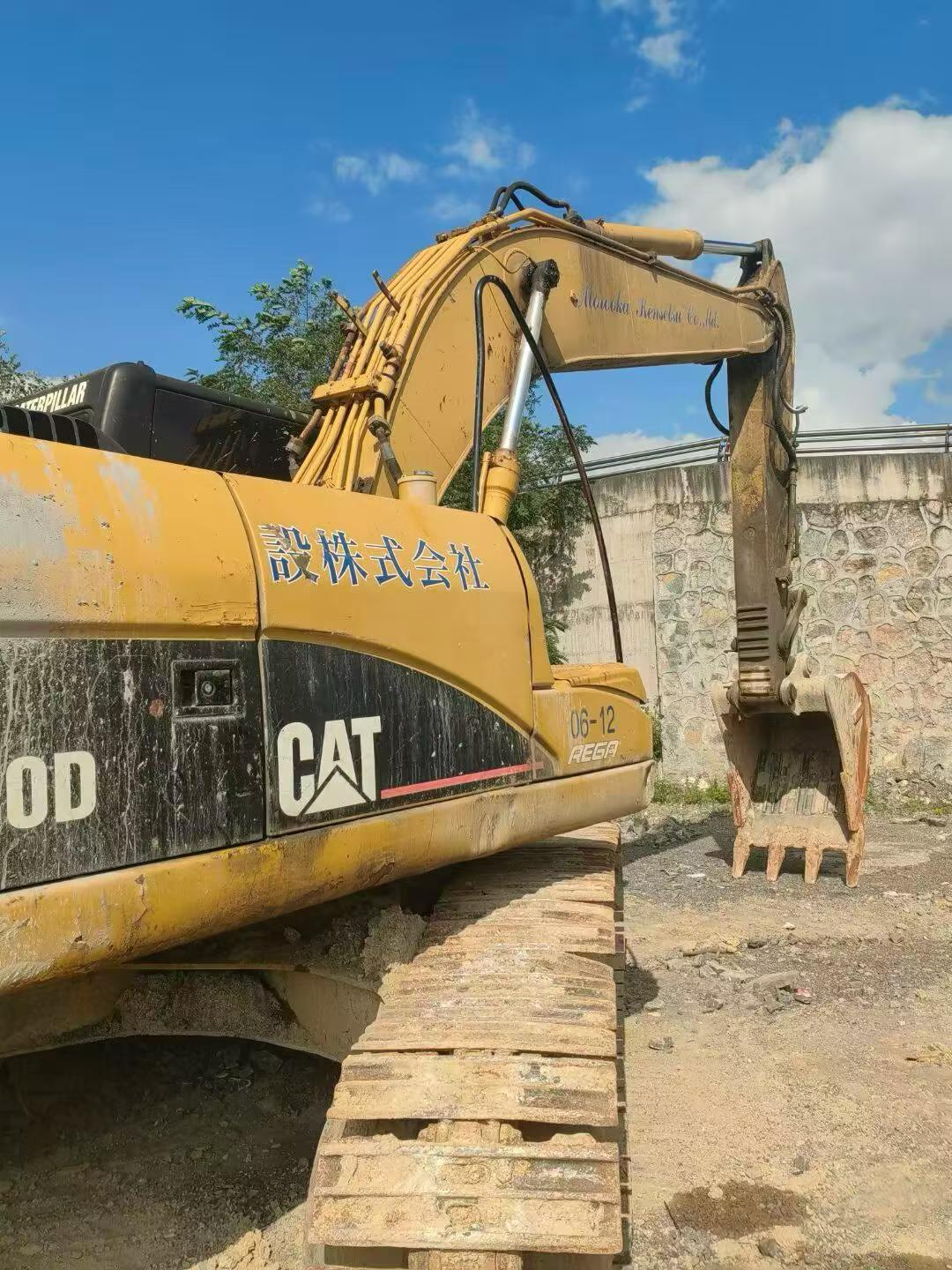 Buy Caterpillar 320D Used Excavator / 3 Buy Caterpillar 320D Used Excavator / 3