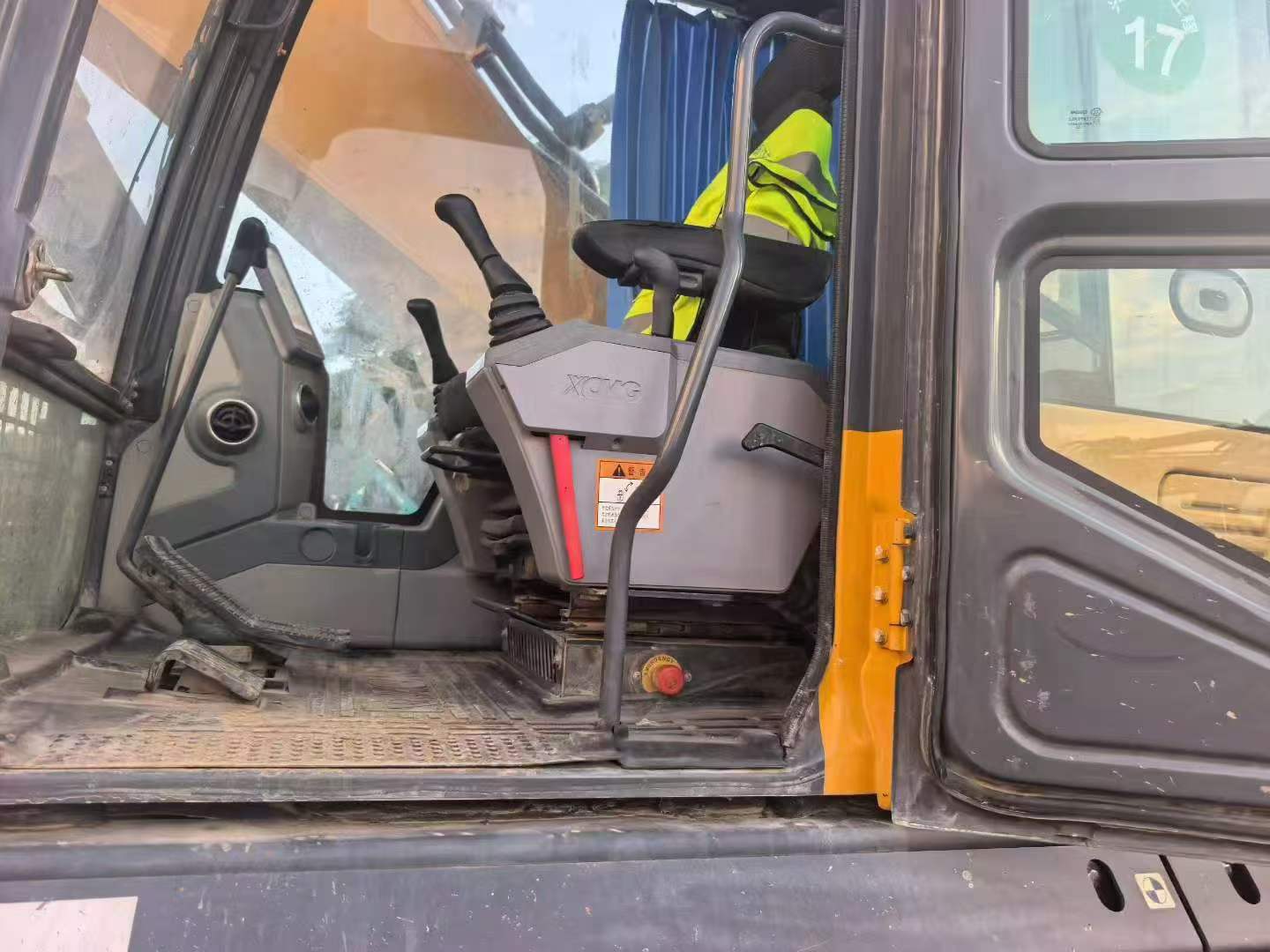 Buy XCMG XE400DK Used Excavator / 9 Buy XCMG XE400DK Used Excavator / 9