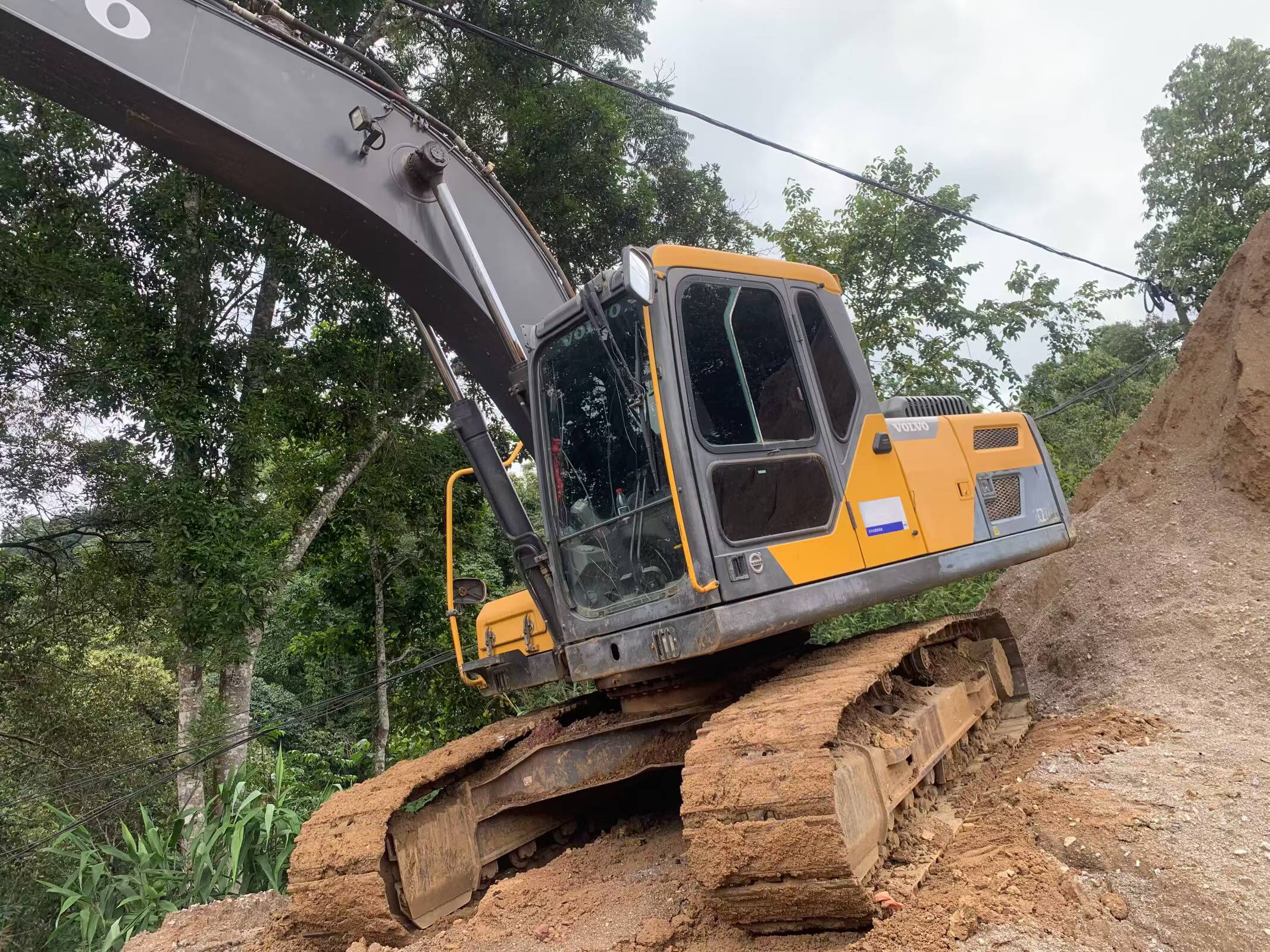 Buy Volvo EC200D Used Excavator / 6 Buy Volvo EC200D Used Excavator / 6
