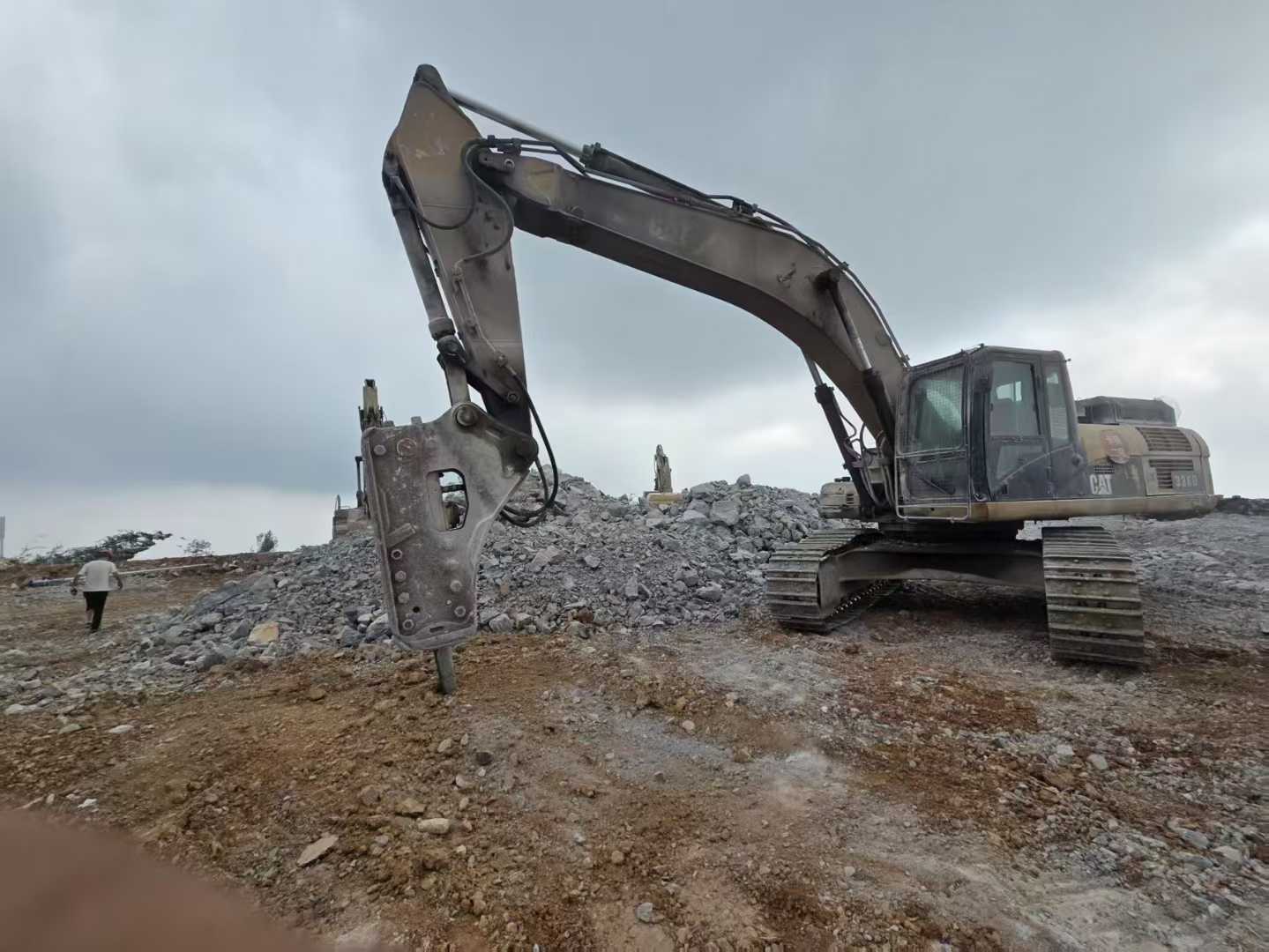 Buy Caterpillar 336E Used Excavator / 3
